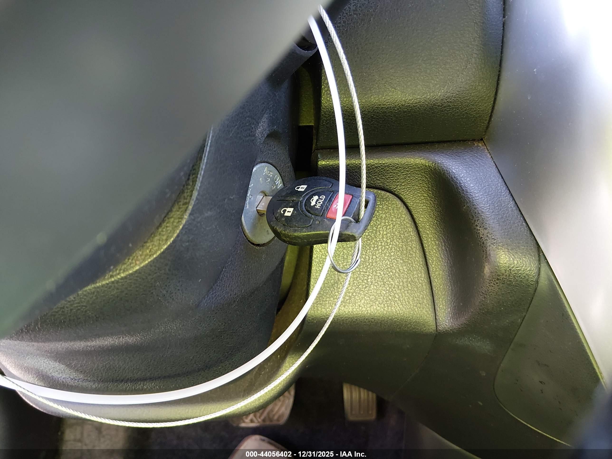 NISSAN VERSA image 11