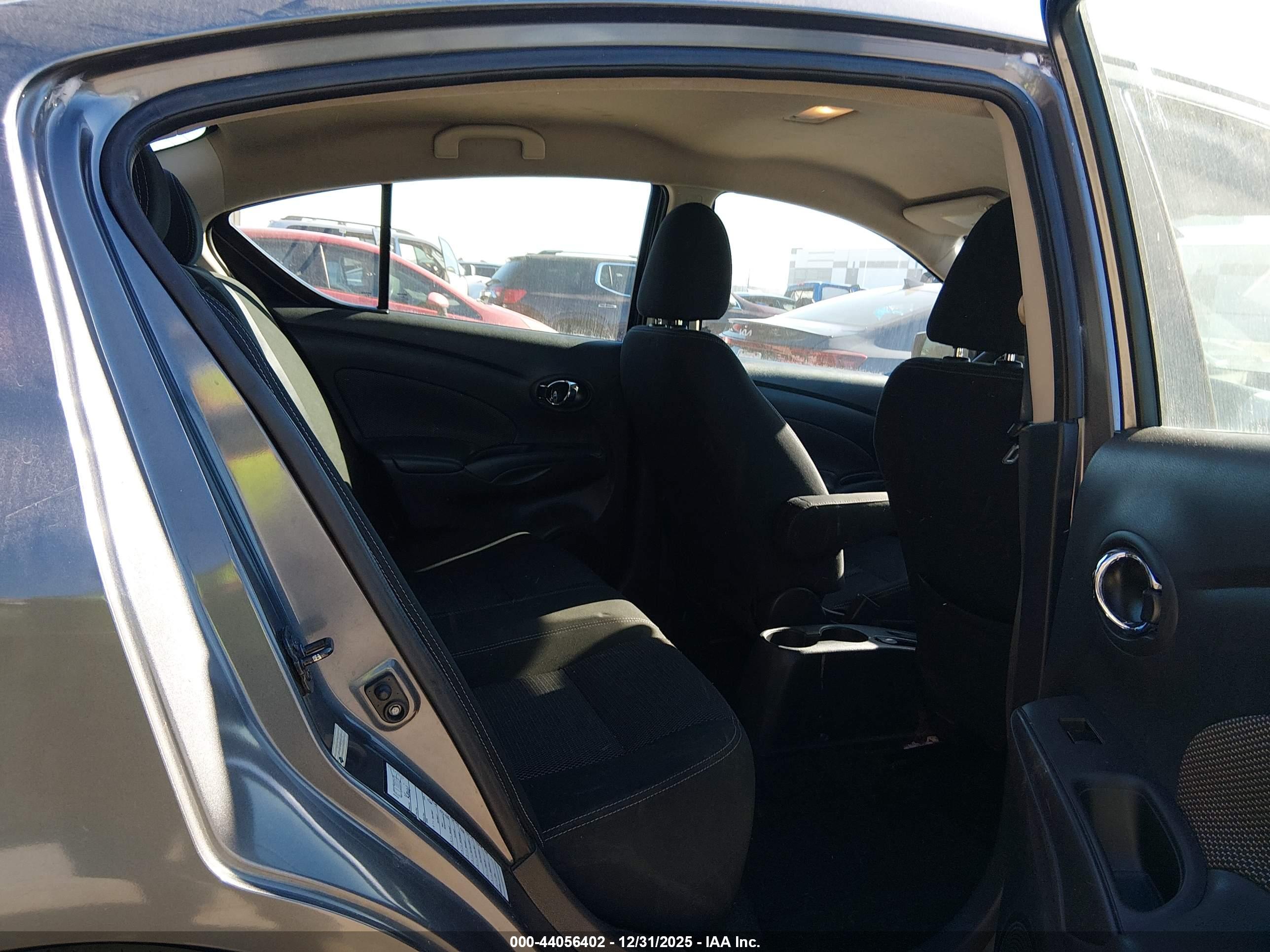 NISSAN VERSA image 8