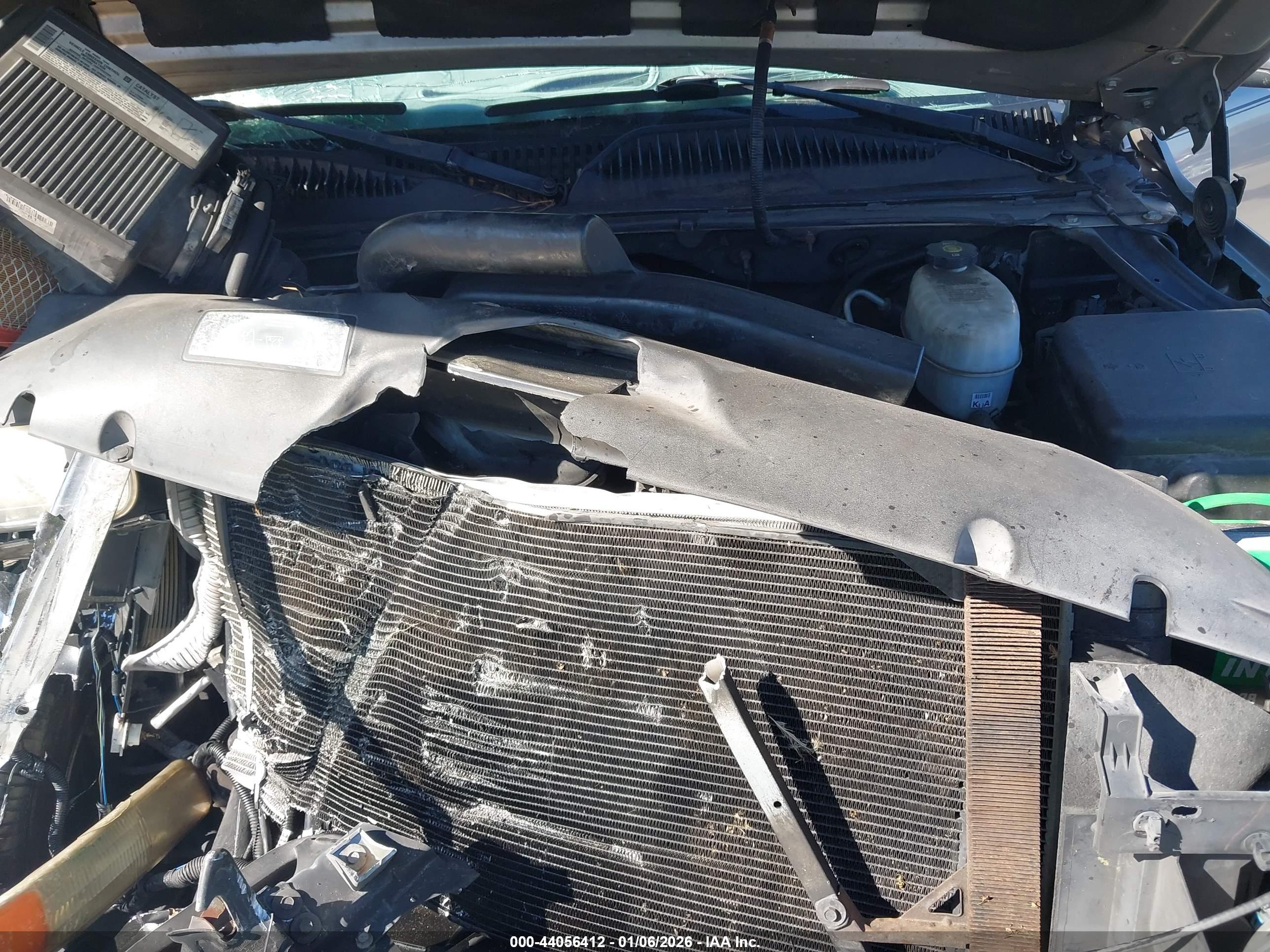 CHEVROLET SUBURBAN image 10