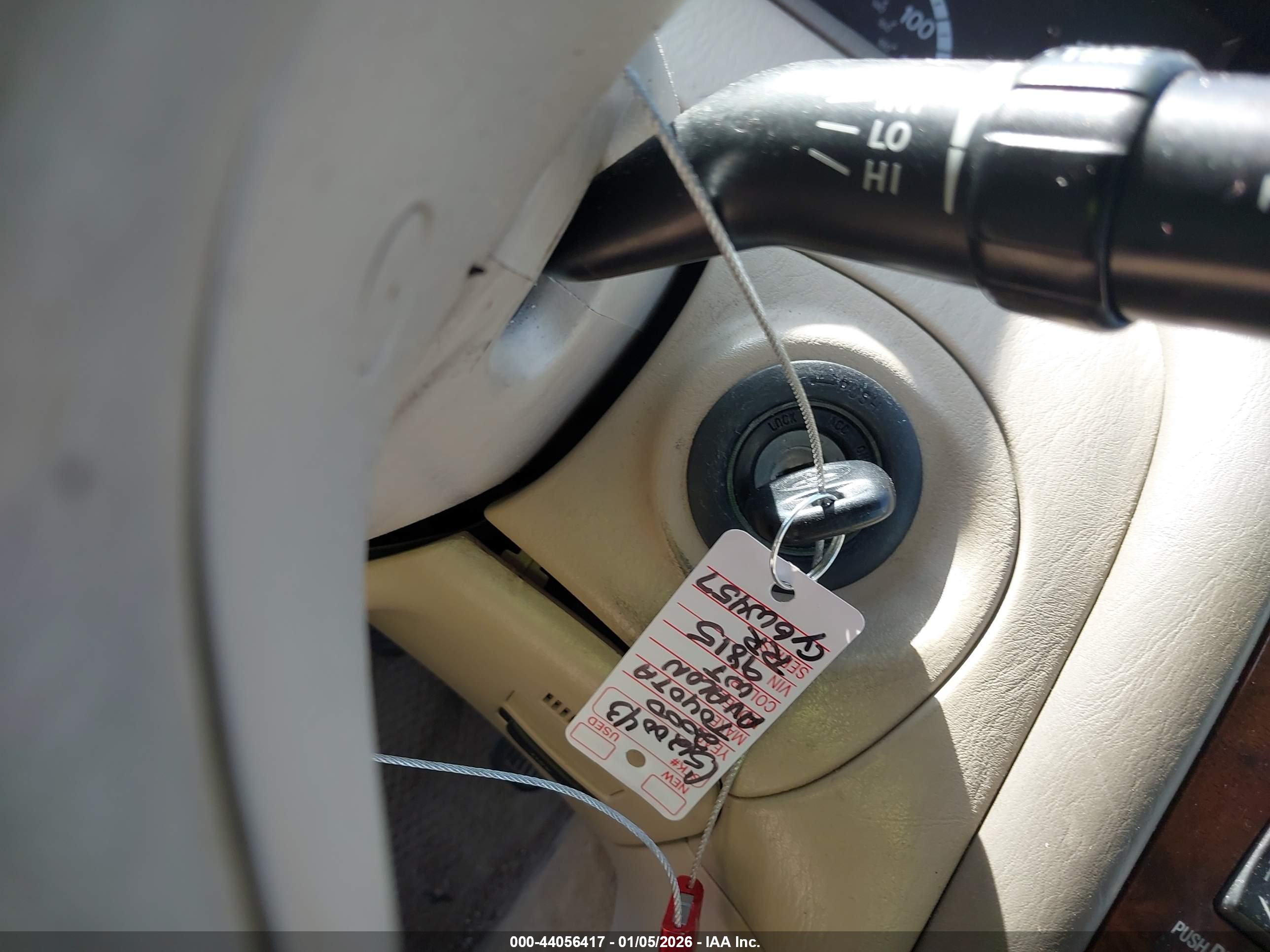 TOYOTA AVALON image 11