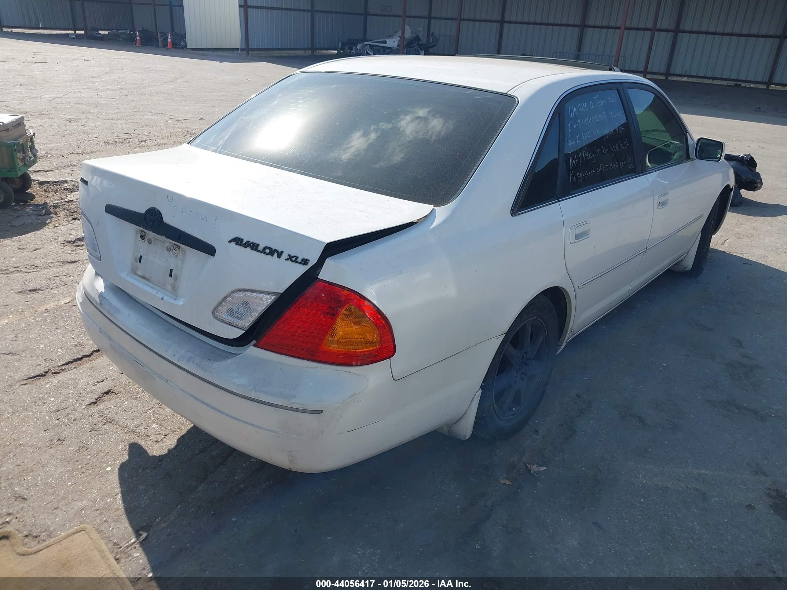 TOYOTA AVALON image 4