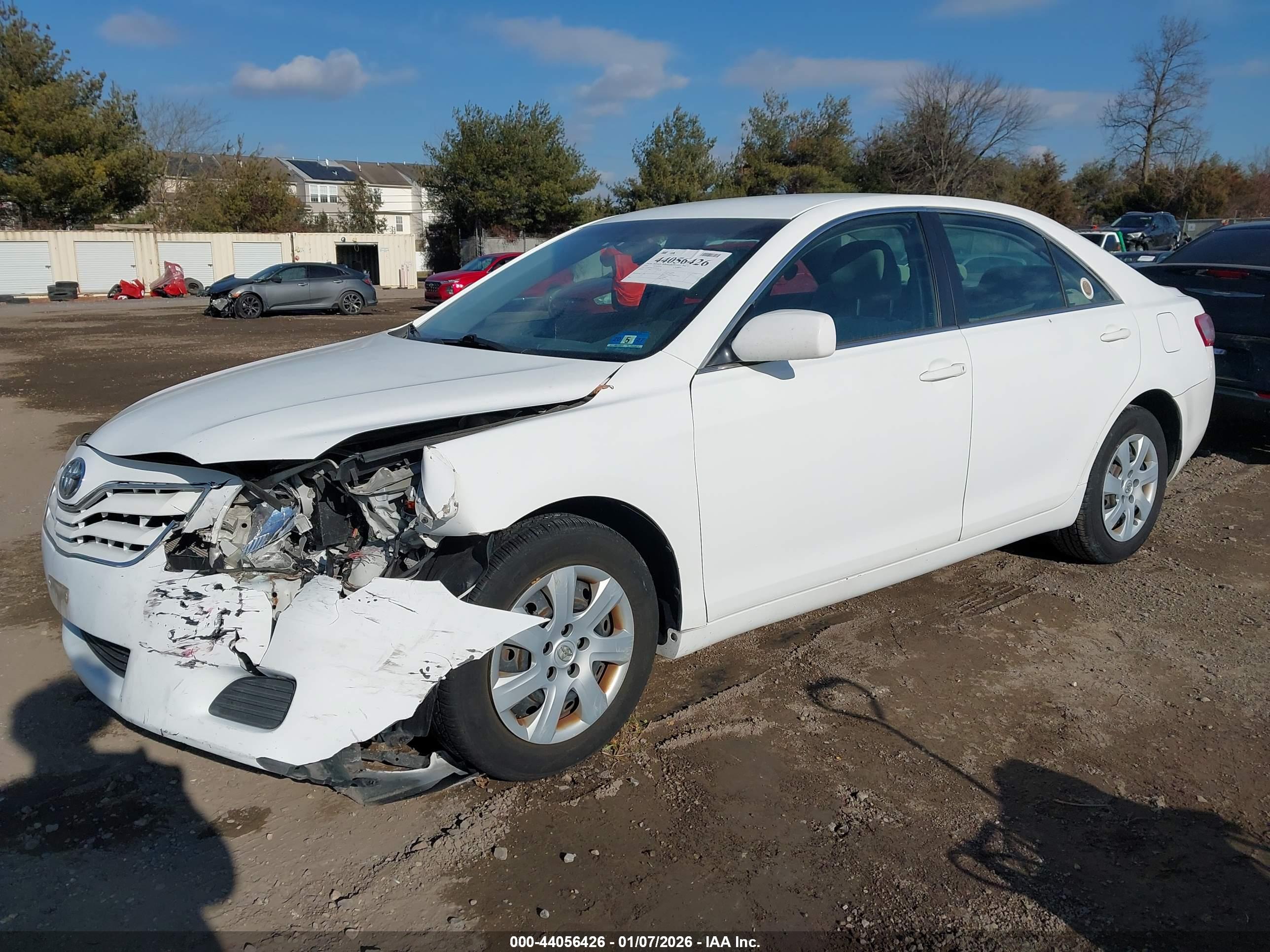 TOYOTA CAMRY image 2