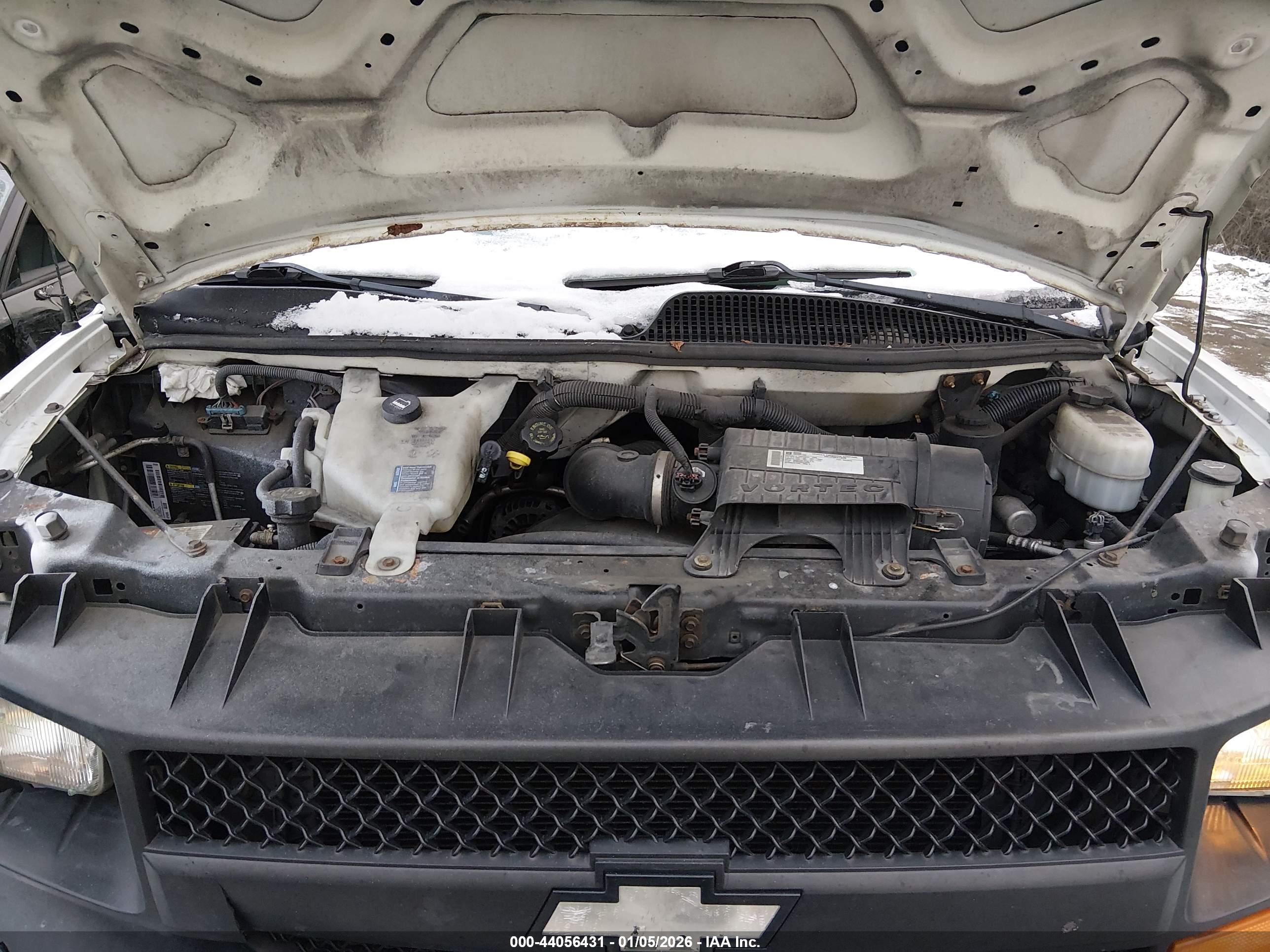 CHEVROLET EXPRESS image 10