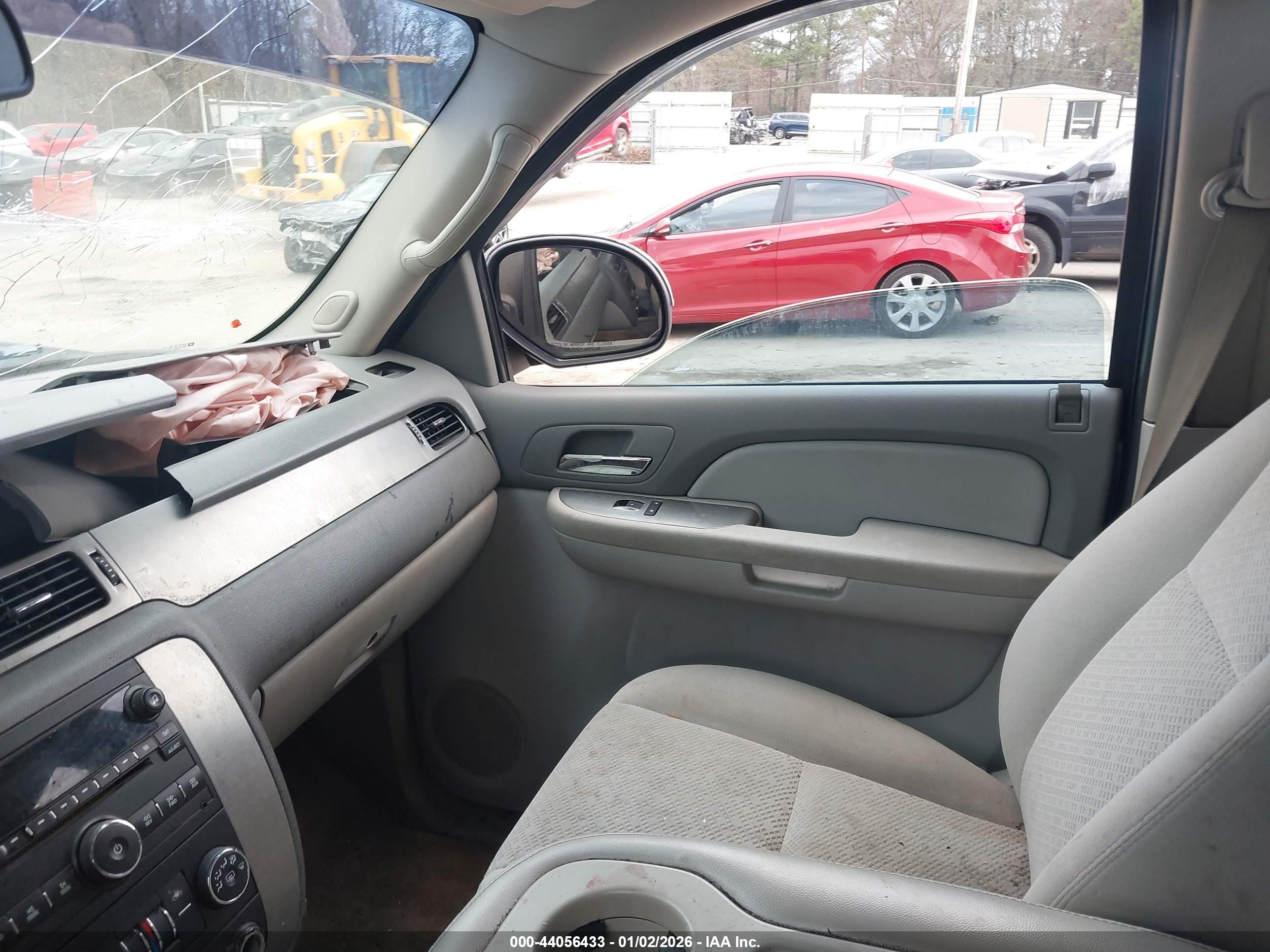 CHEVROLET TAHOE image 5