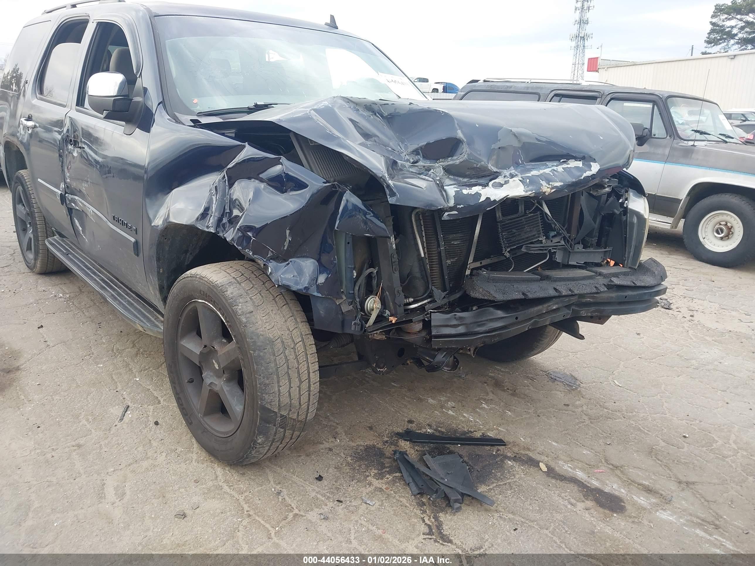 CHEVROLET TAHOE image 6