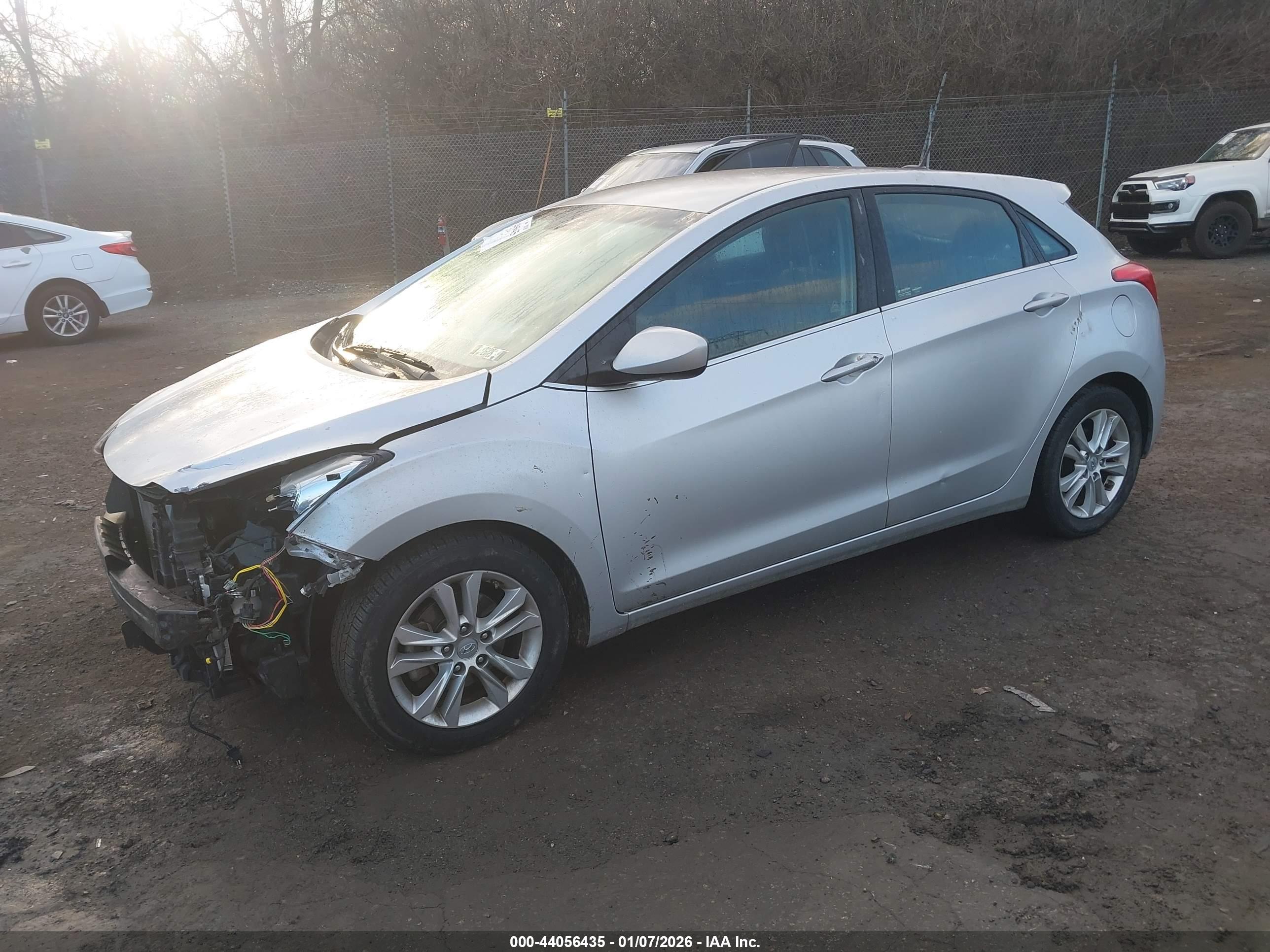 HYUNDAI ELANTRA image 2