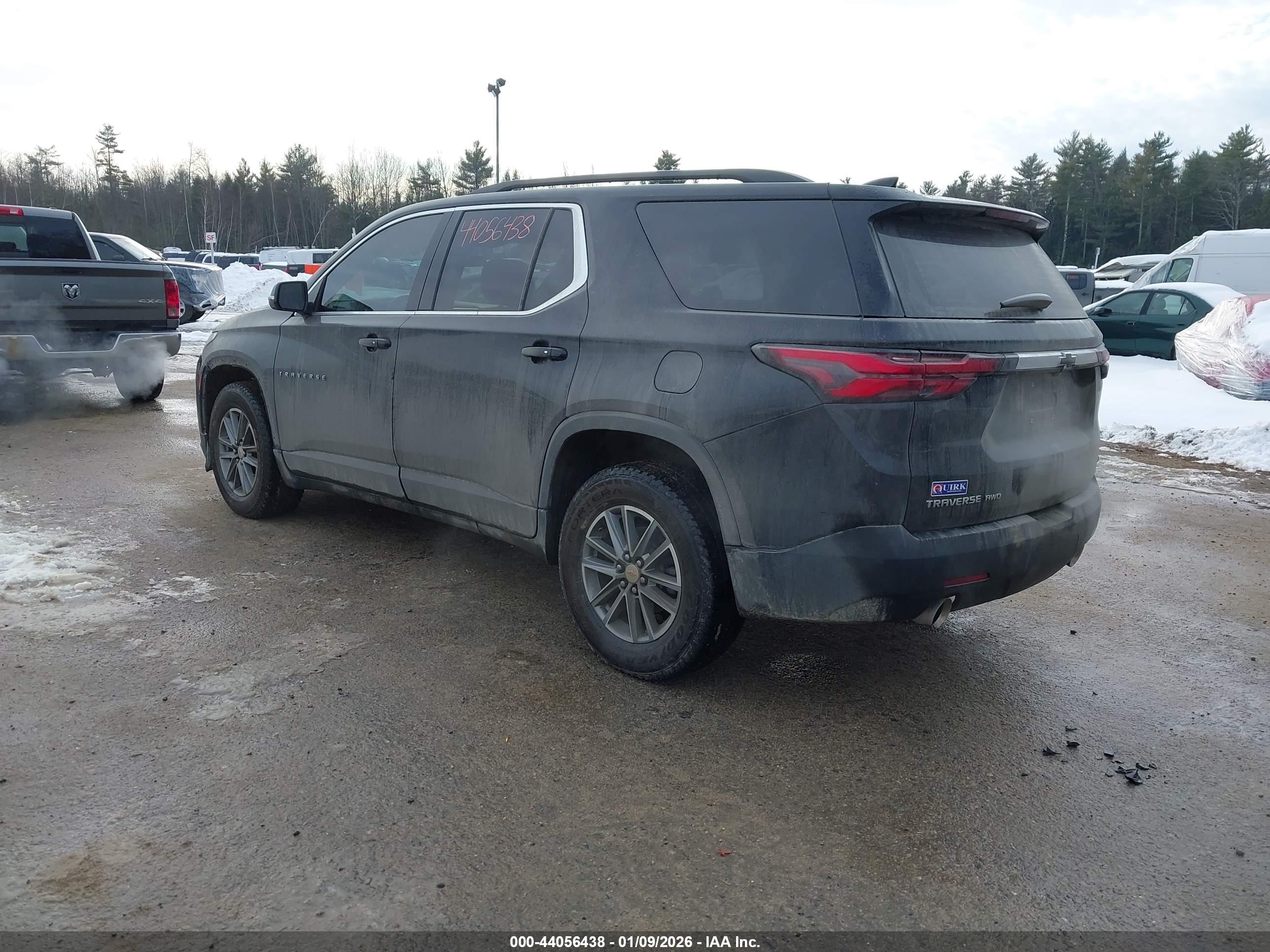 CHEVROLET TRAVERSE image 3