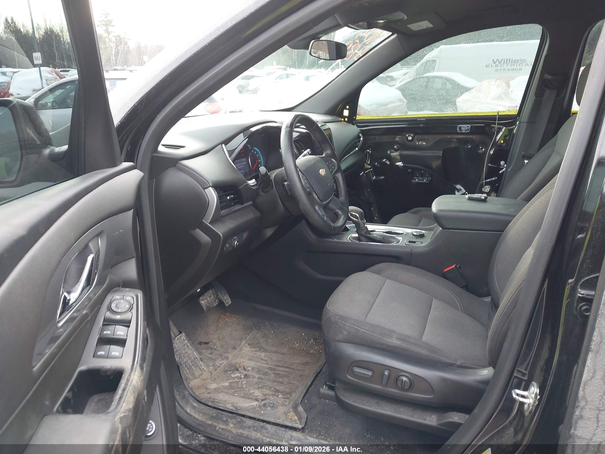 CHEVROLET TRAVERSE image 5