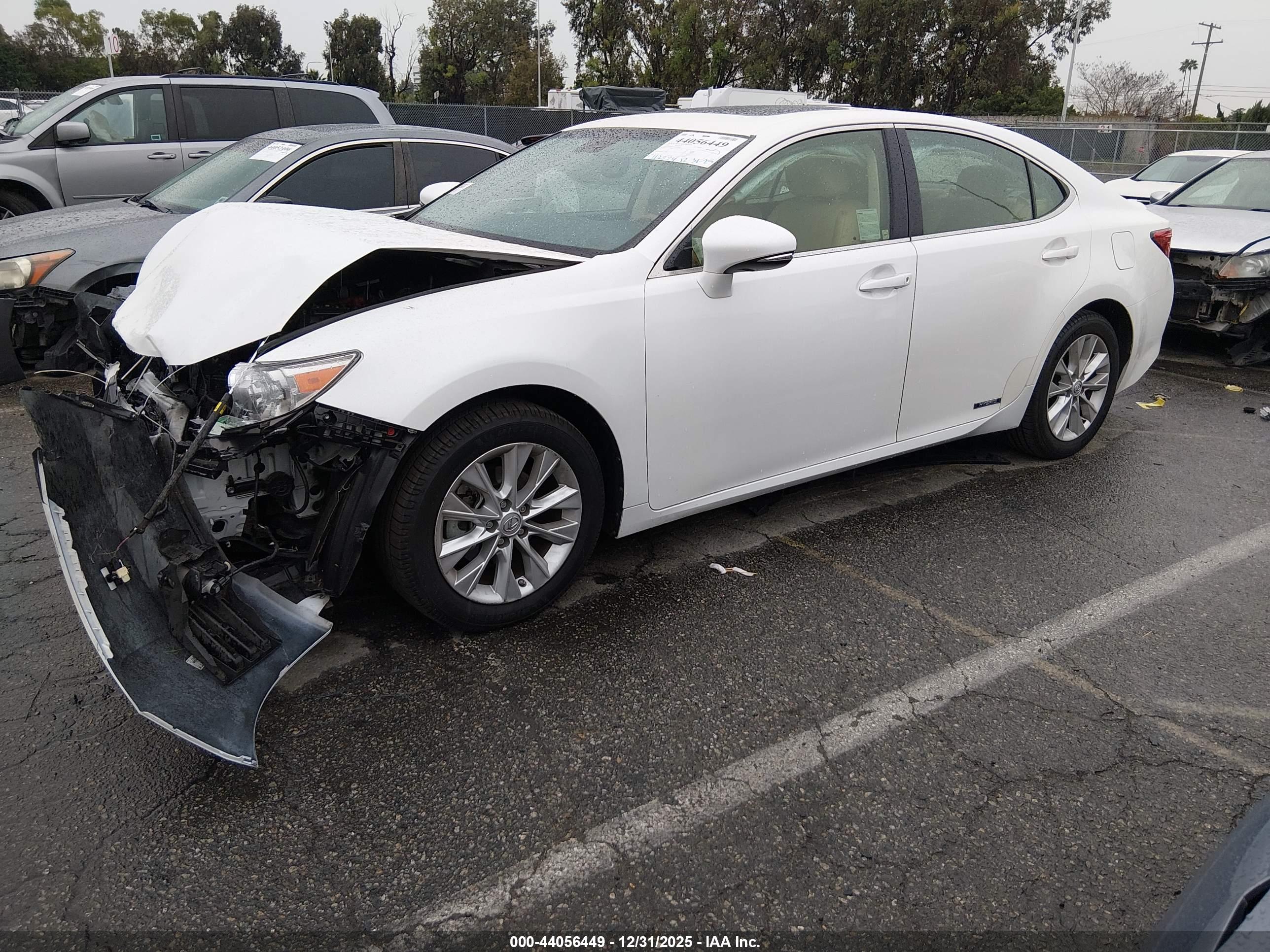 LEXUS ES image 2