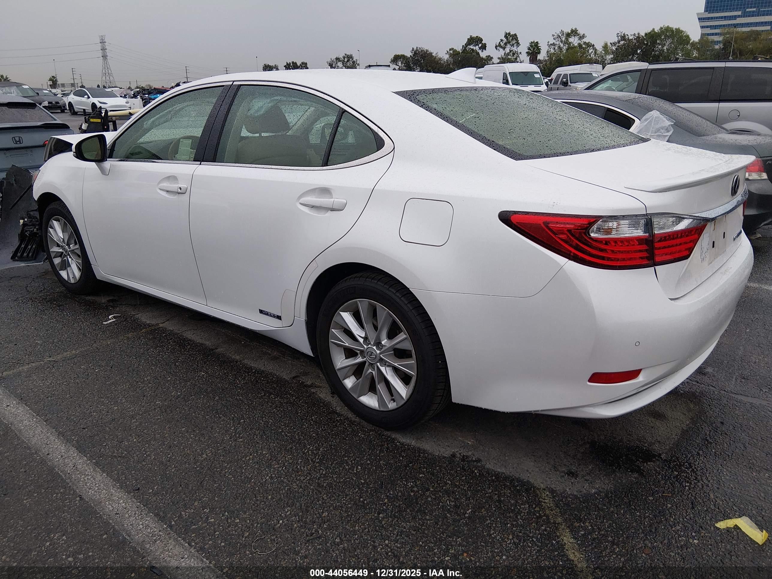 LEXUS ES image 3