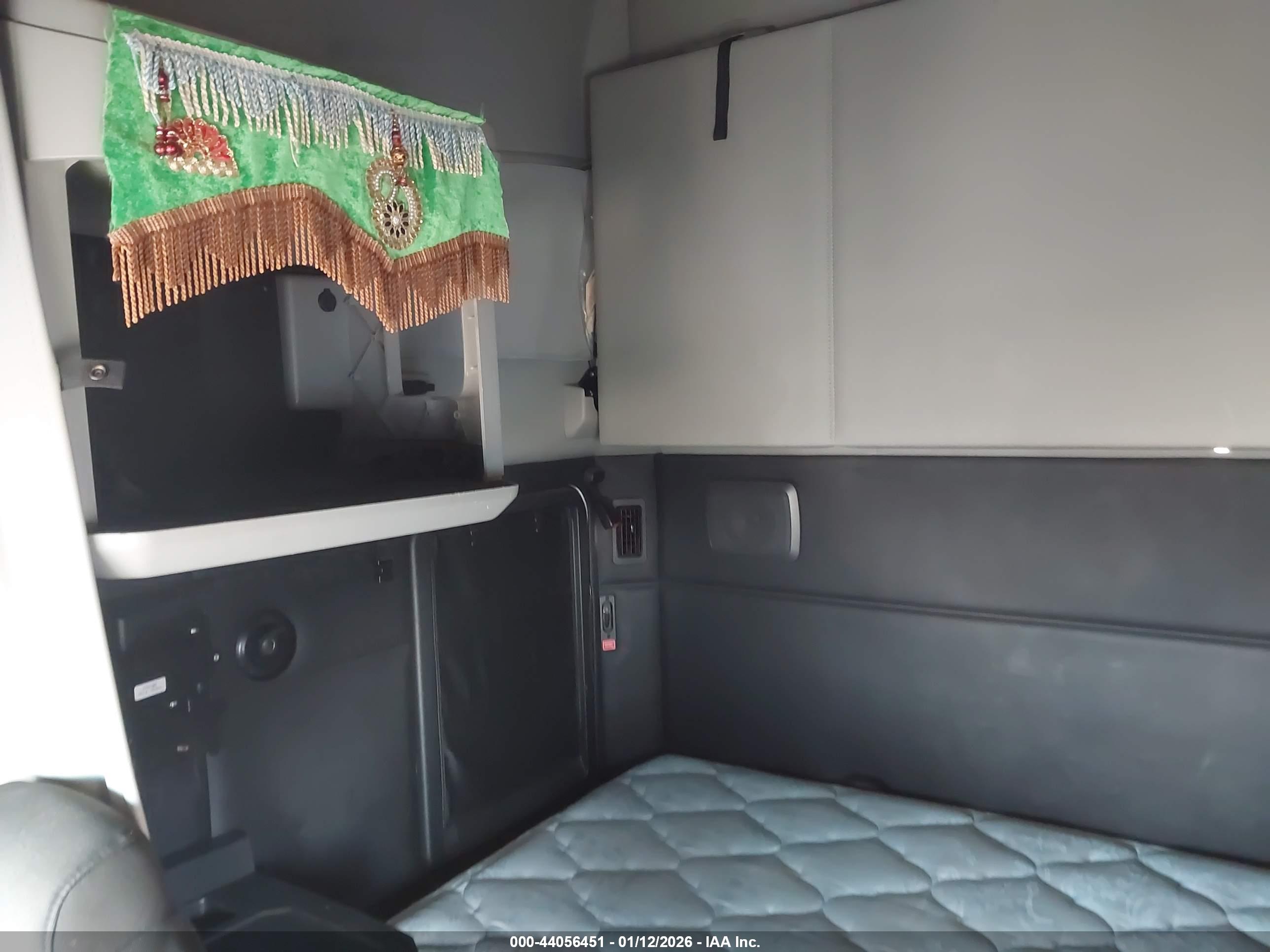 KENWORTH T680 image 7