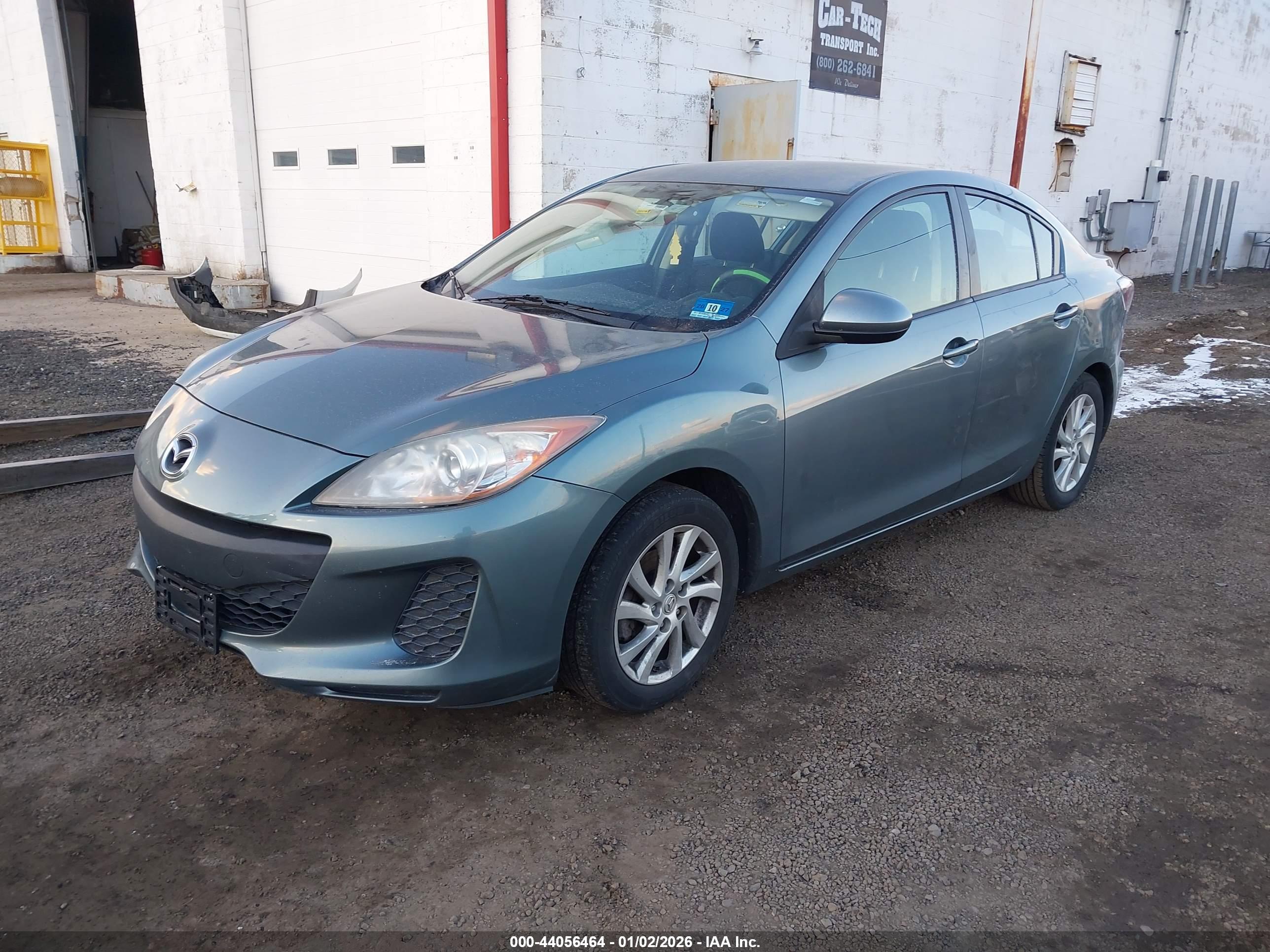 MAZDA MAZDA3 image 2