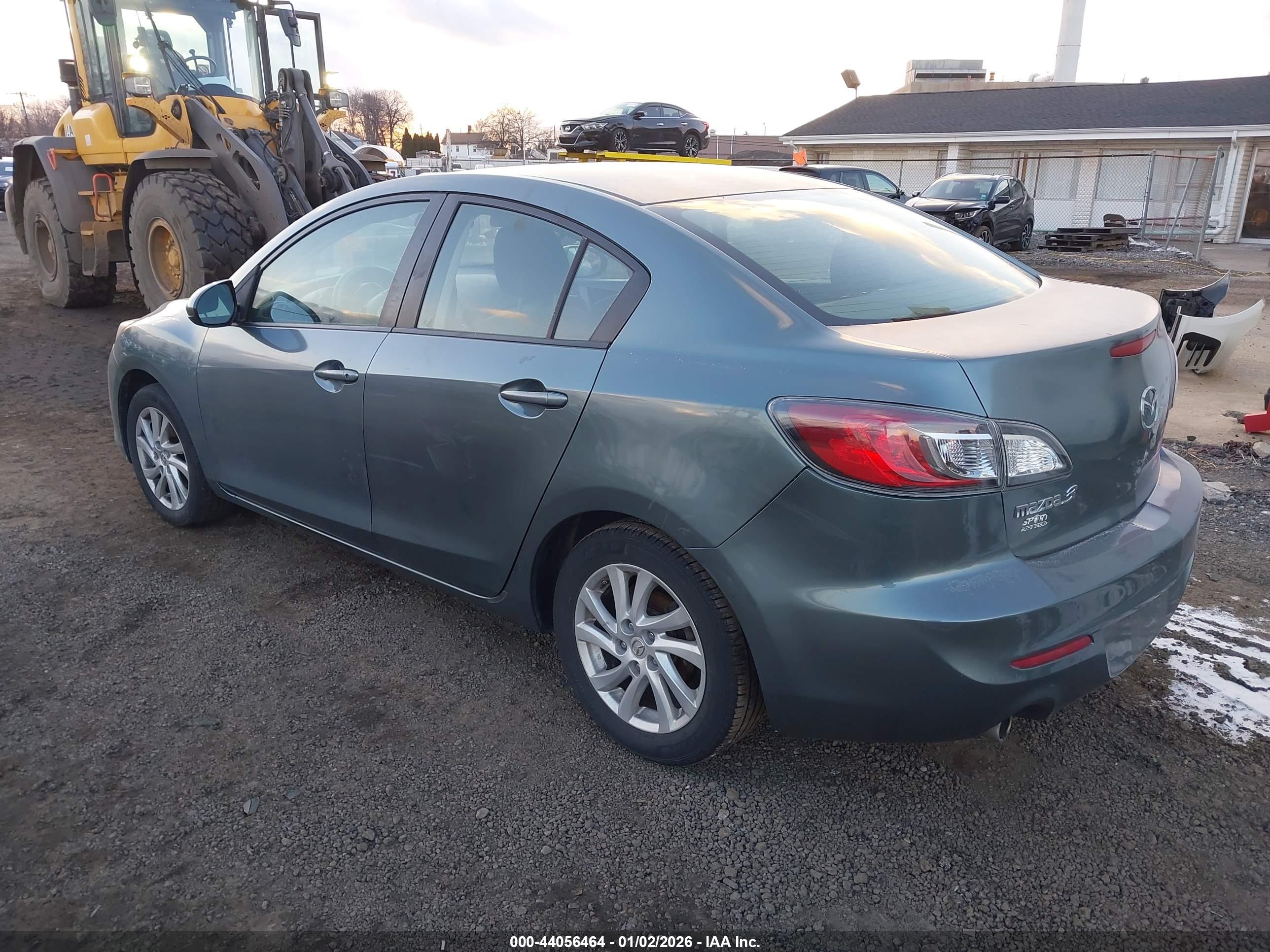 MAZDA MAZDA3 image 3