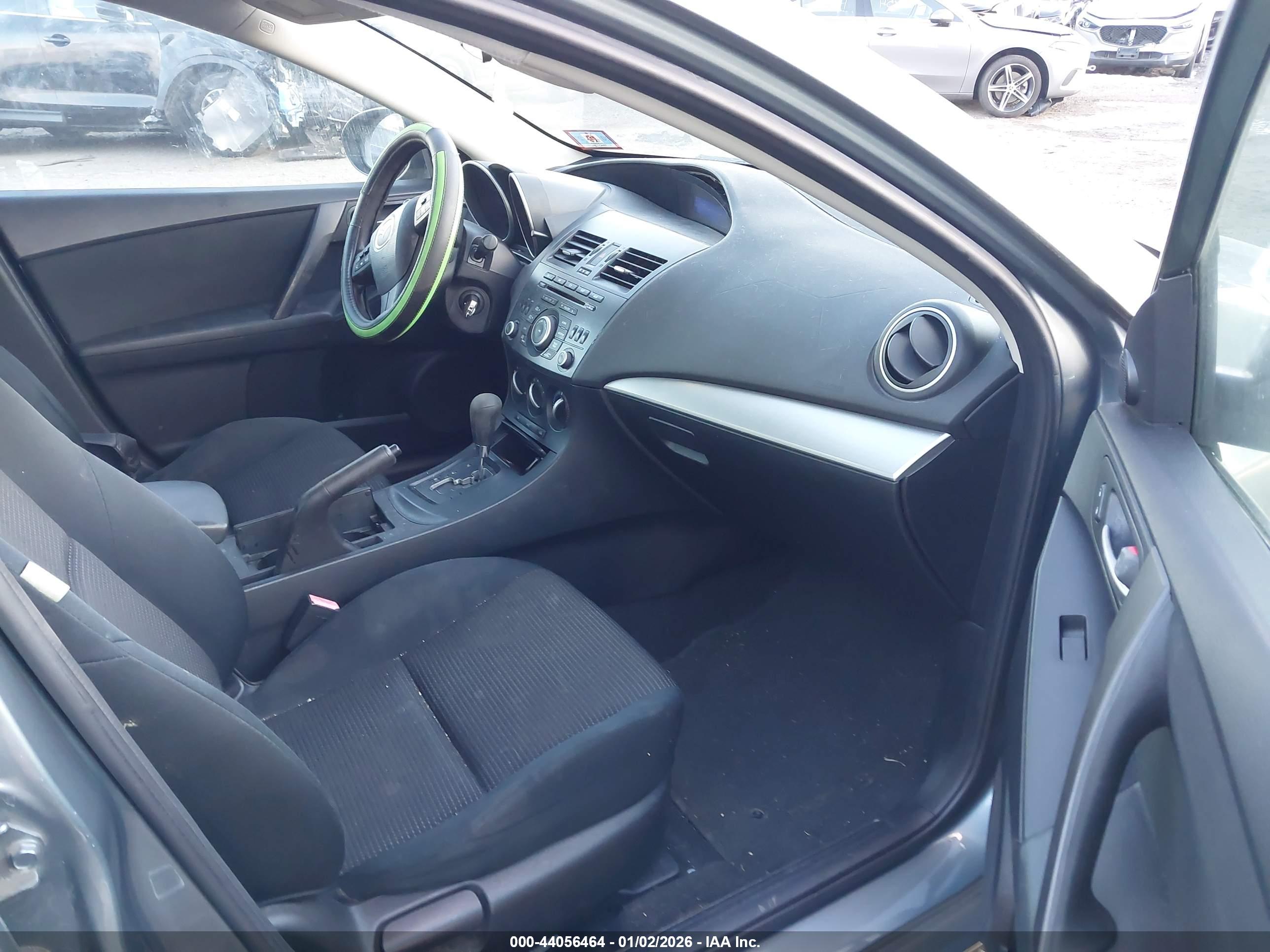MAZDA MAZDA3 image 5