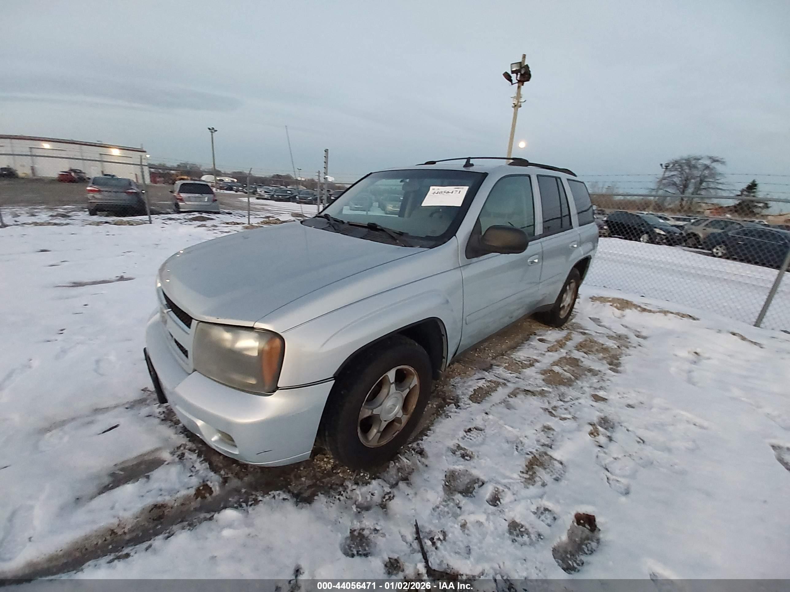 CHEVROLET TRAILBLAZER image 2