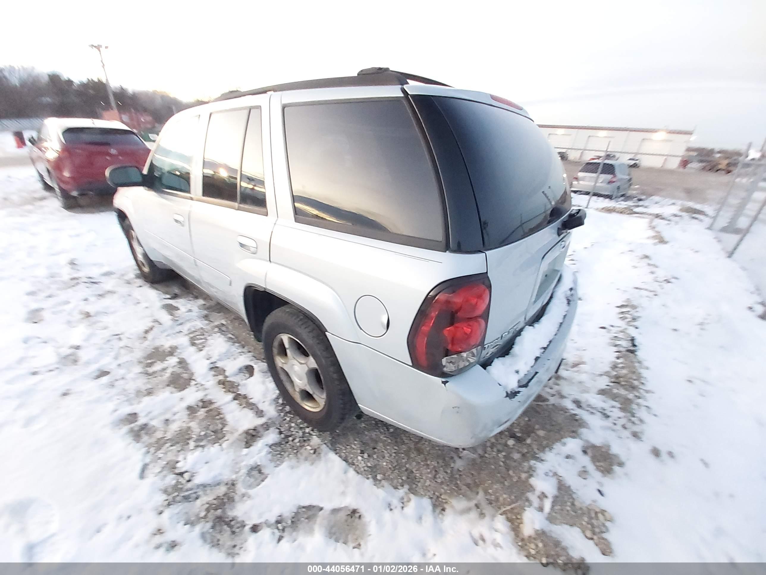 CHEVROLET TRAILBLAZER image 3