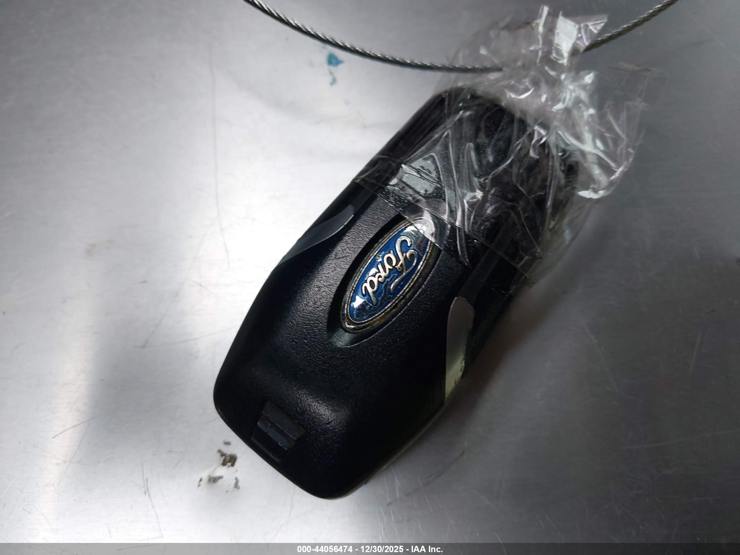 FORD FUSION image 11