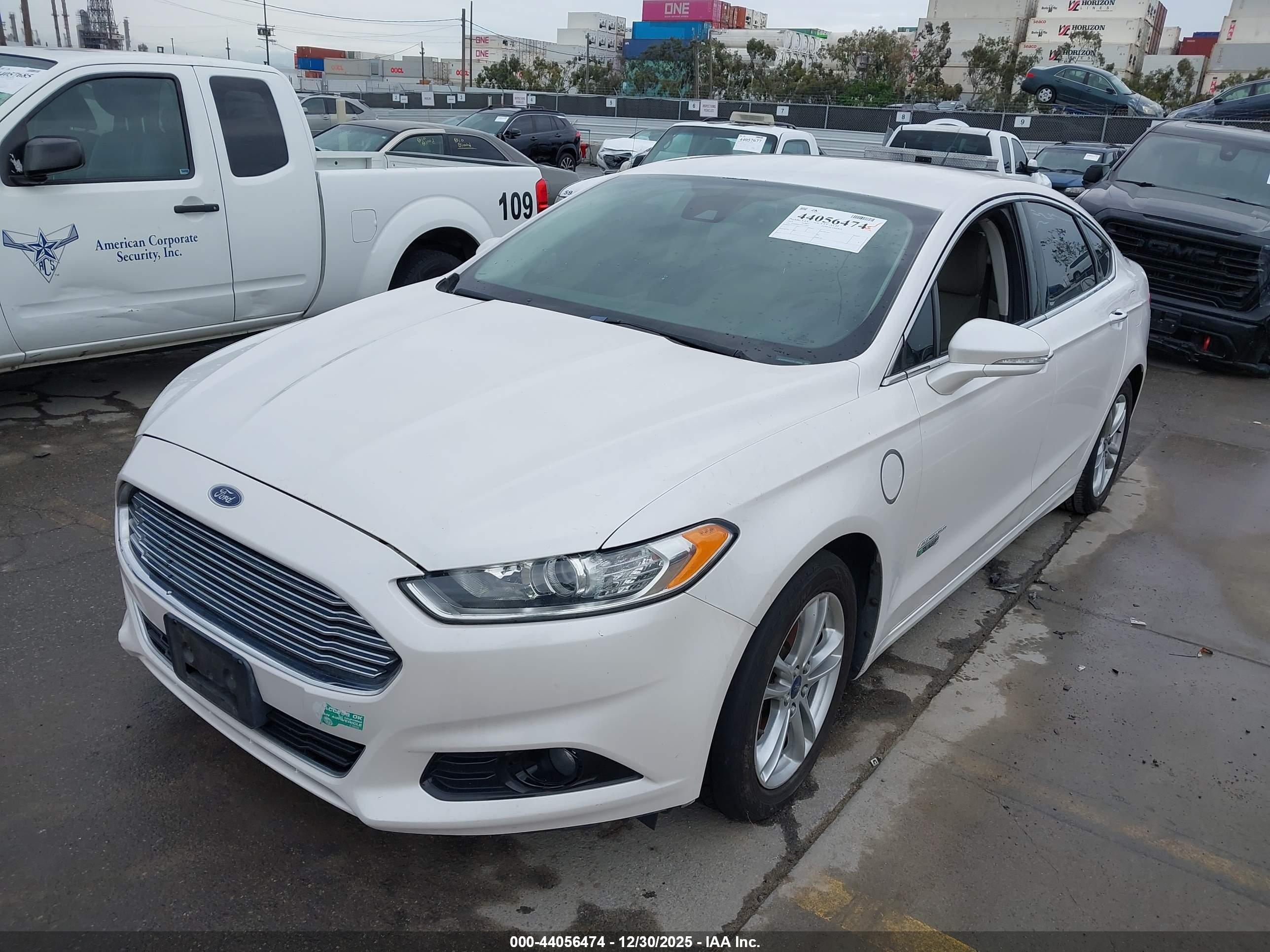 FORD FUSION image 2