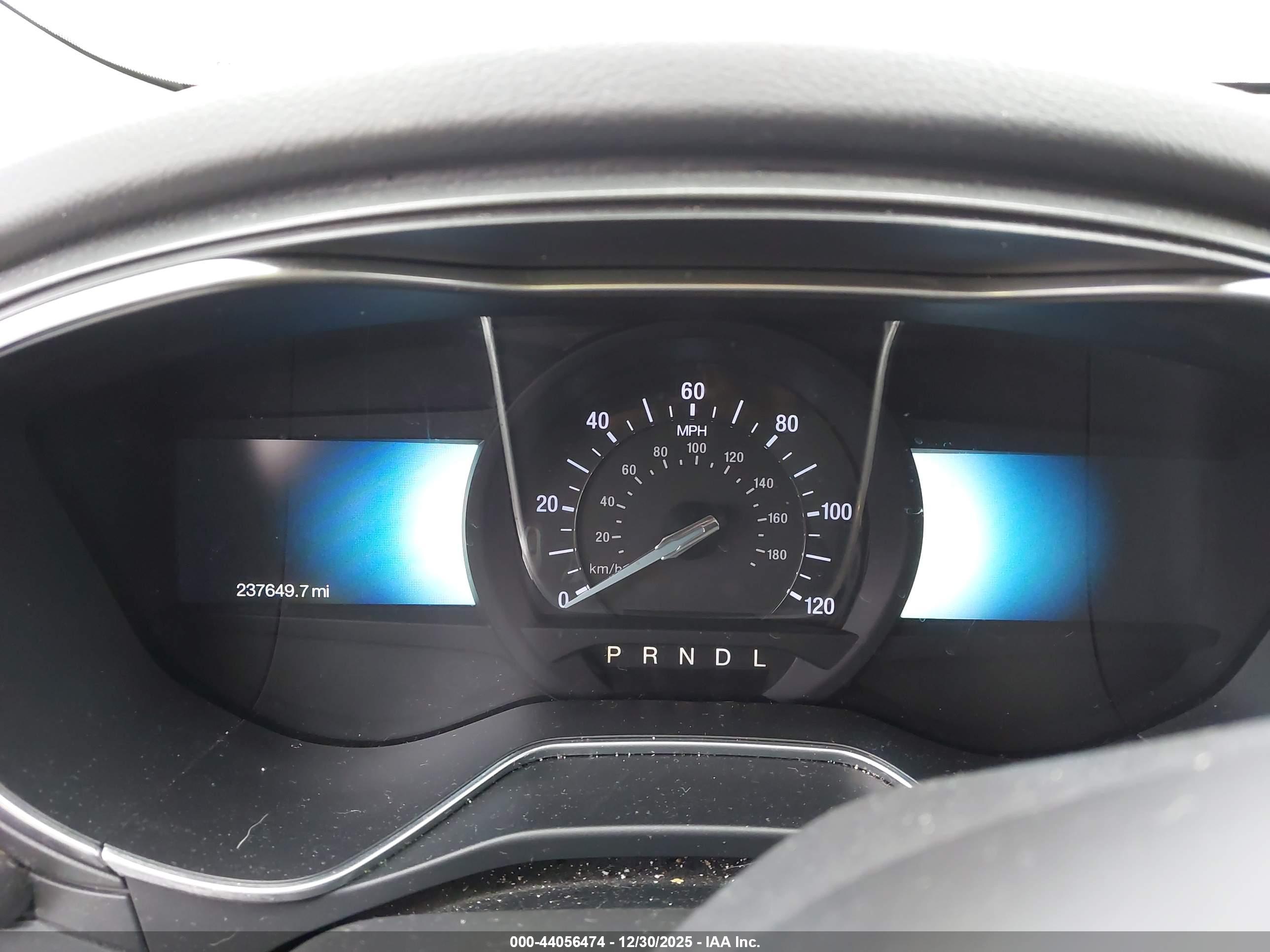 FORD FUSION image 7