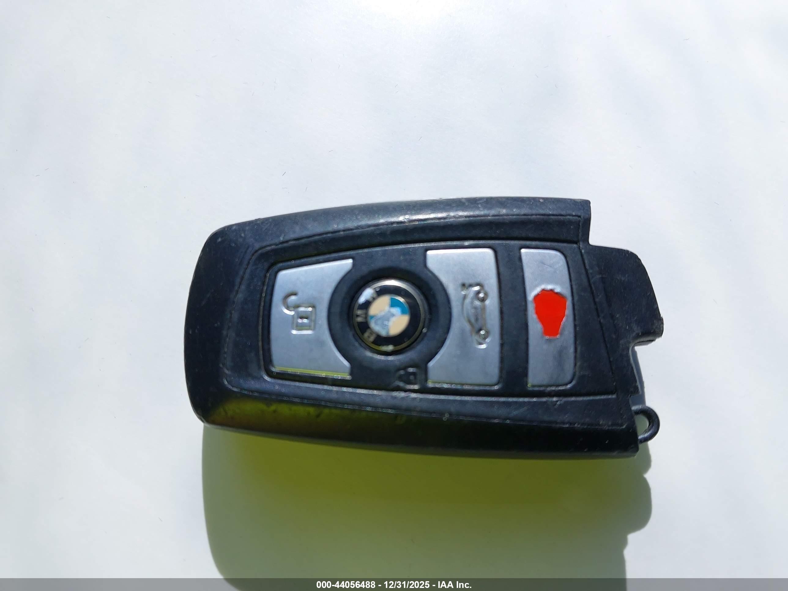 BMW 320I image 11