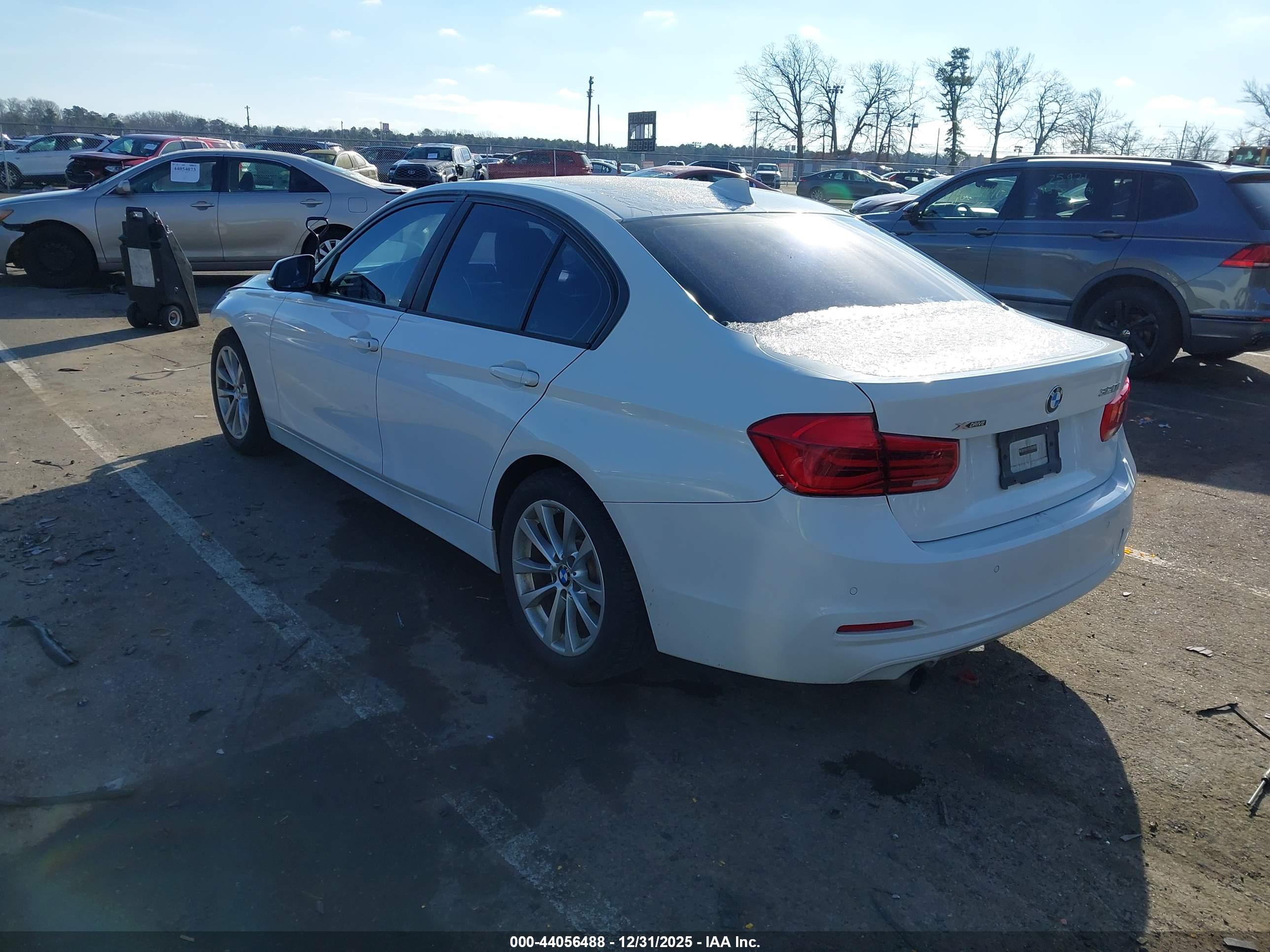 BMW 320I image 3