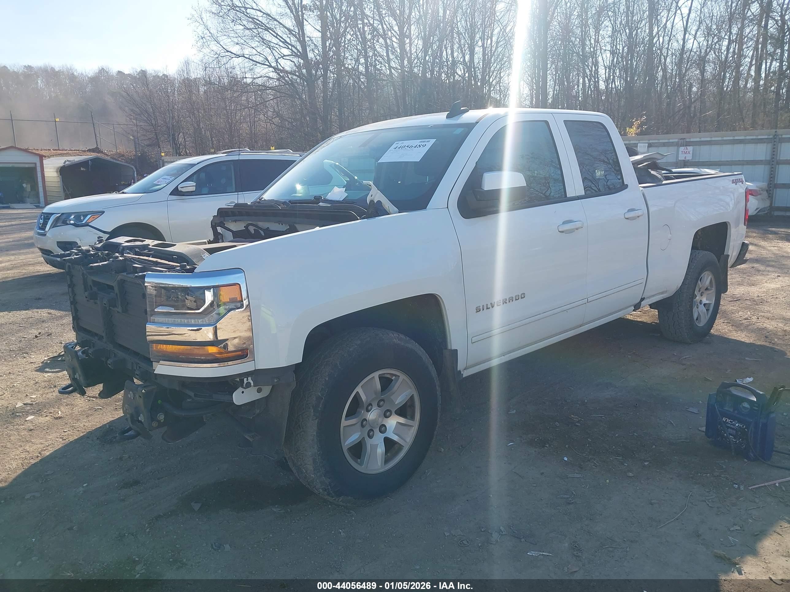 CHEVROLET SILVERADO image 2