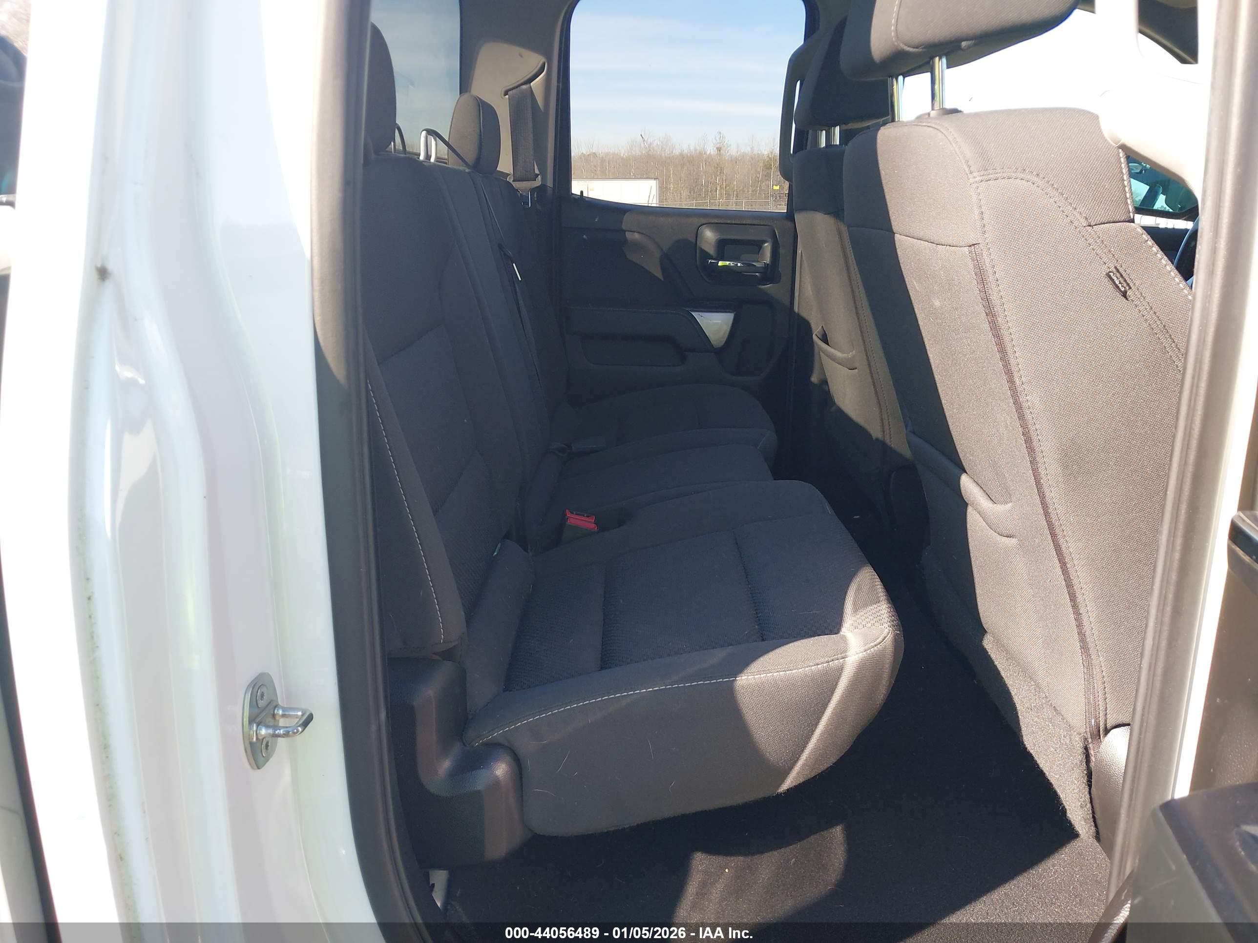 CHEVROLET SILVERADO image 8