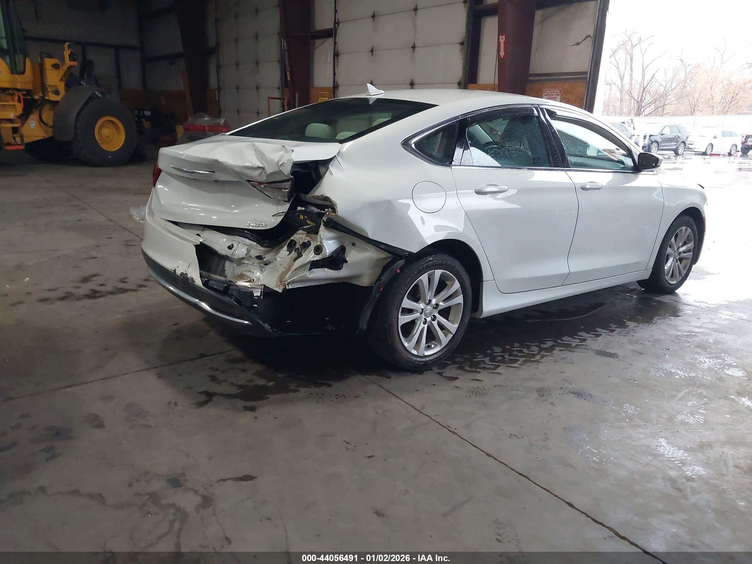 CHRYSLER 200 image 4