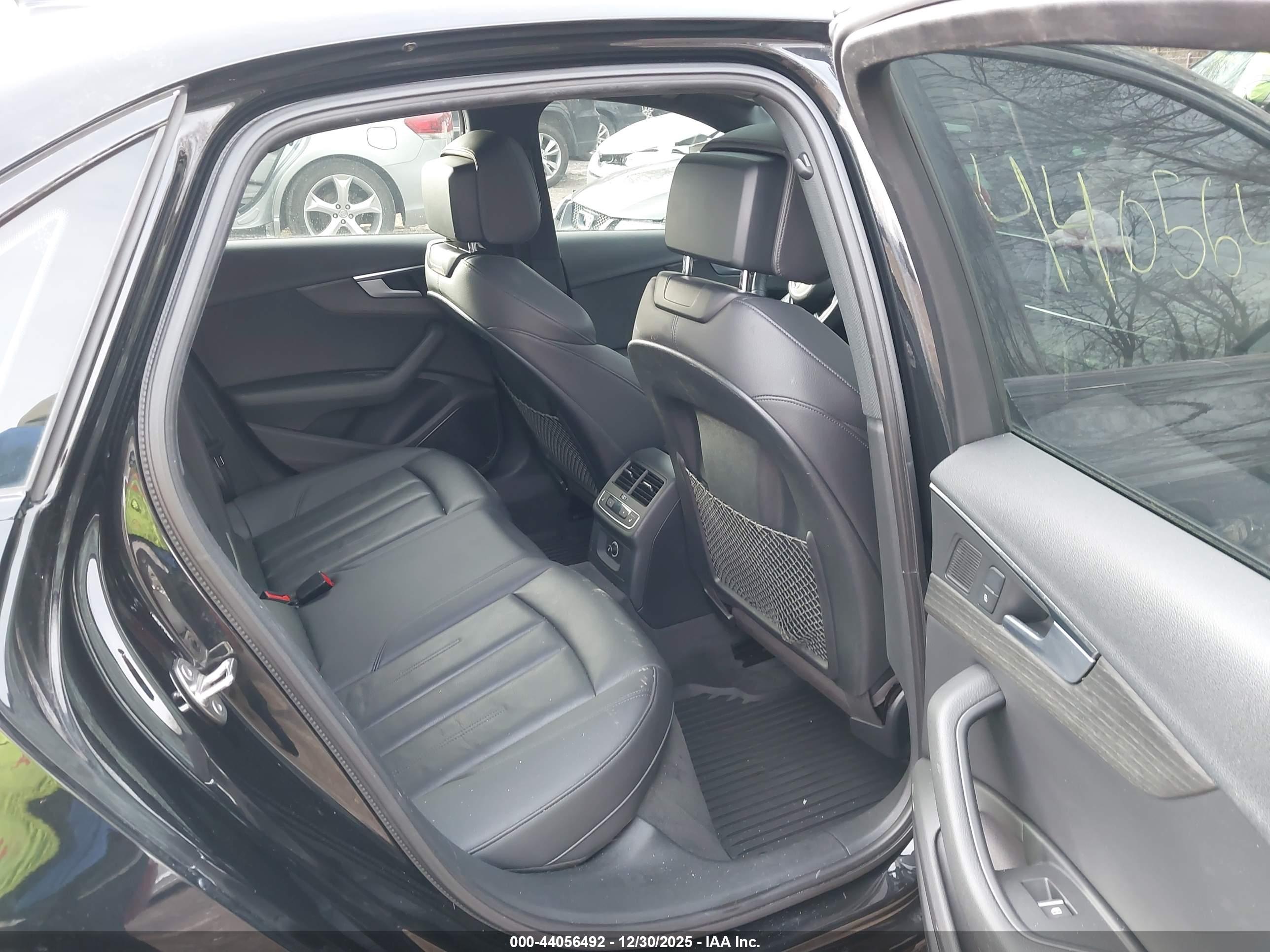 AUDI A4 image 8