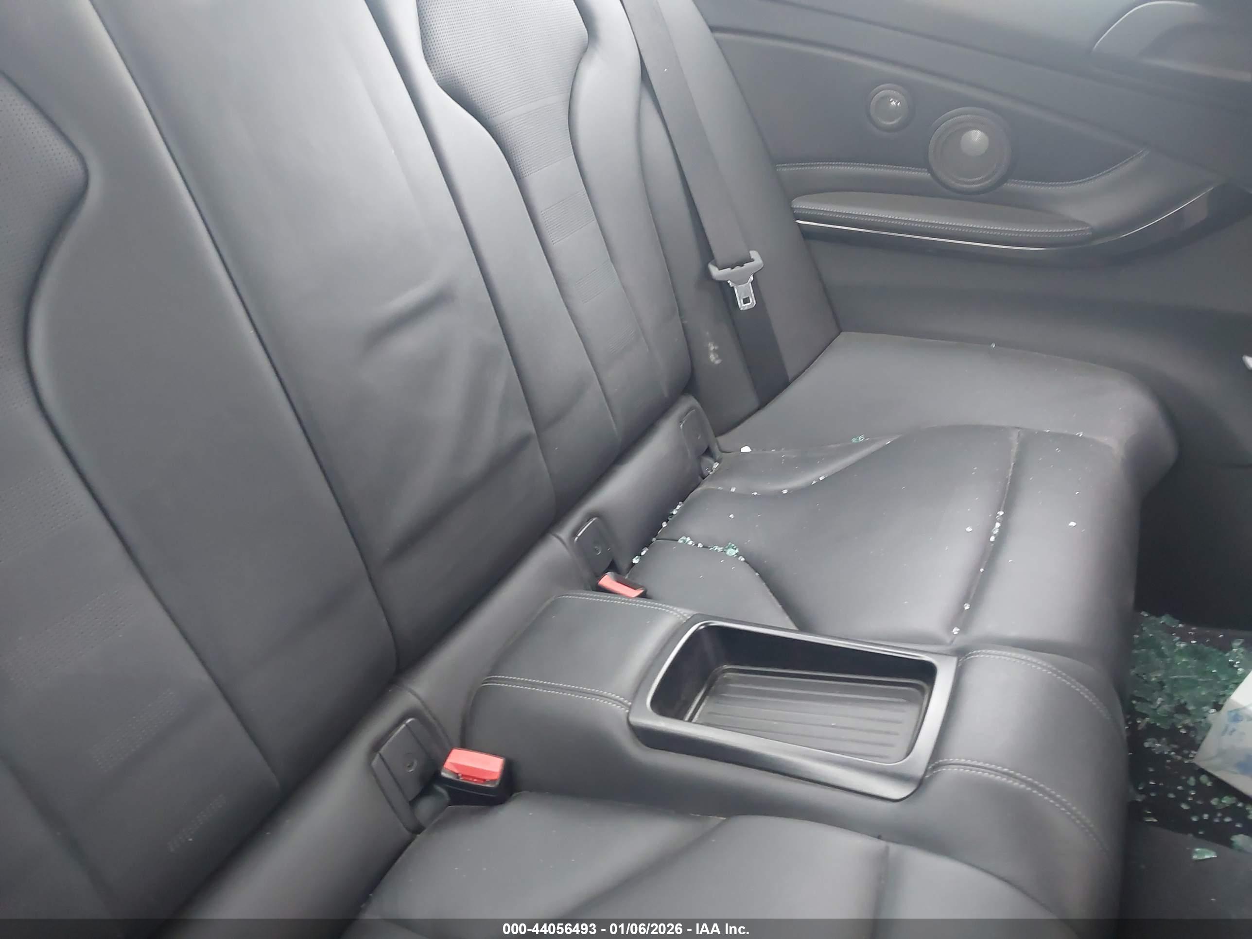 BMW M4 image 8