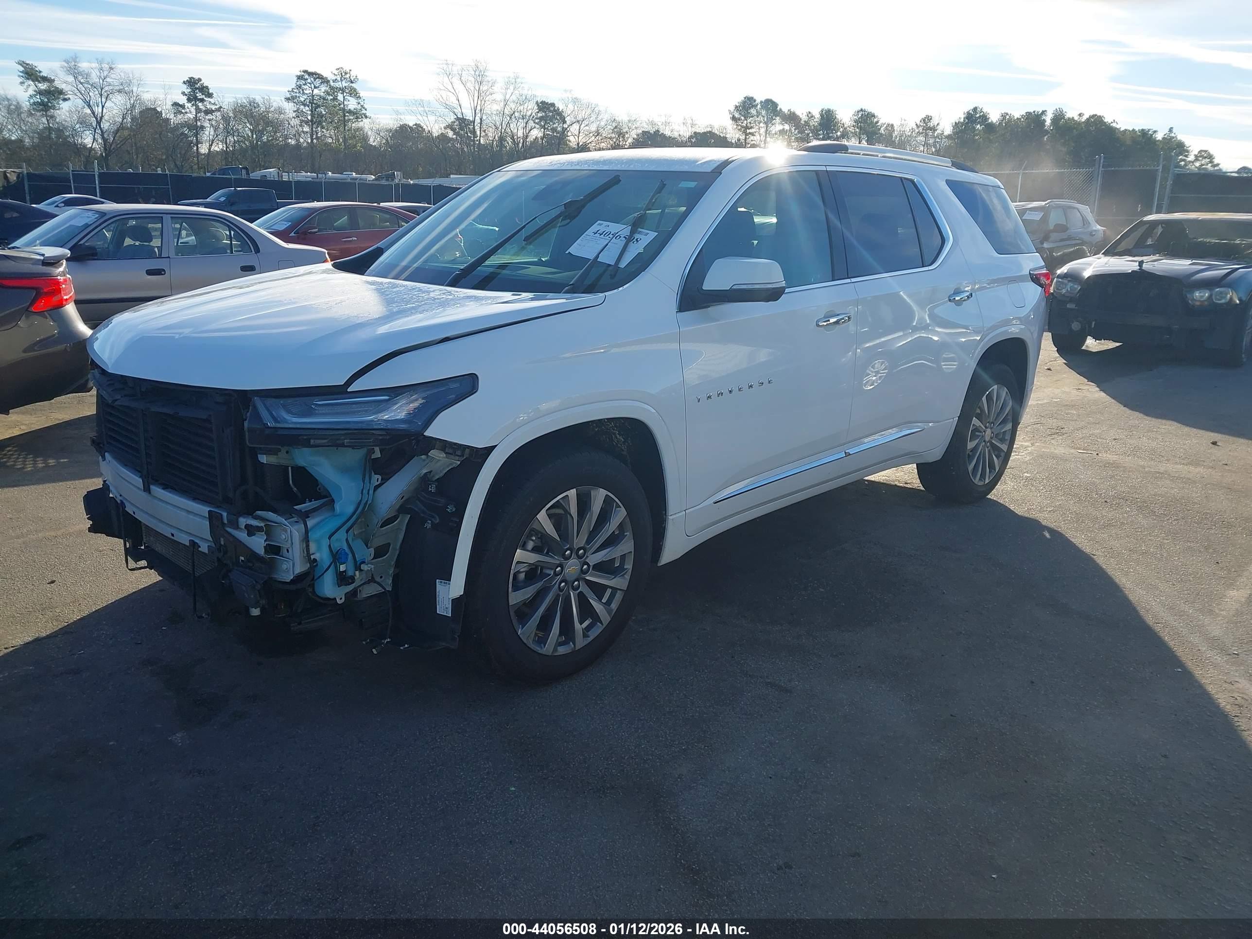 CHEVROLET TRAVERSE image 2