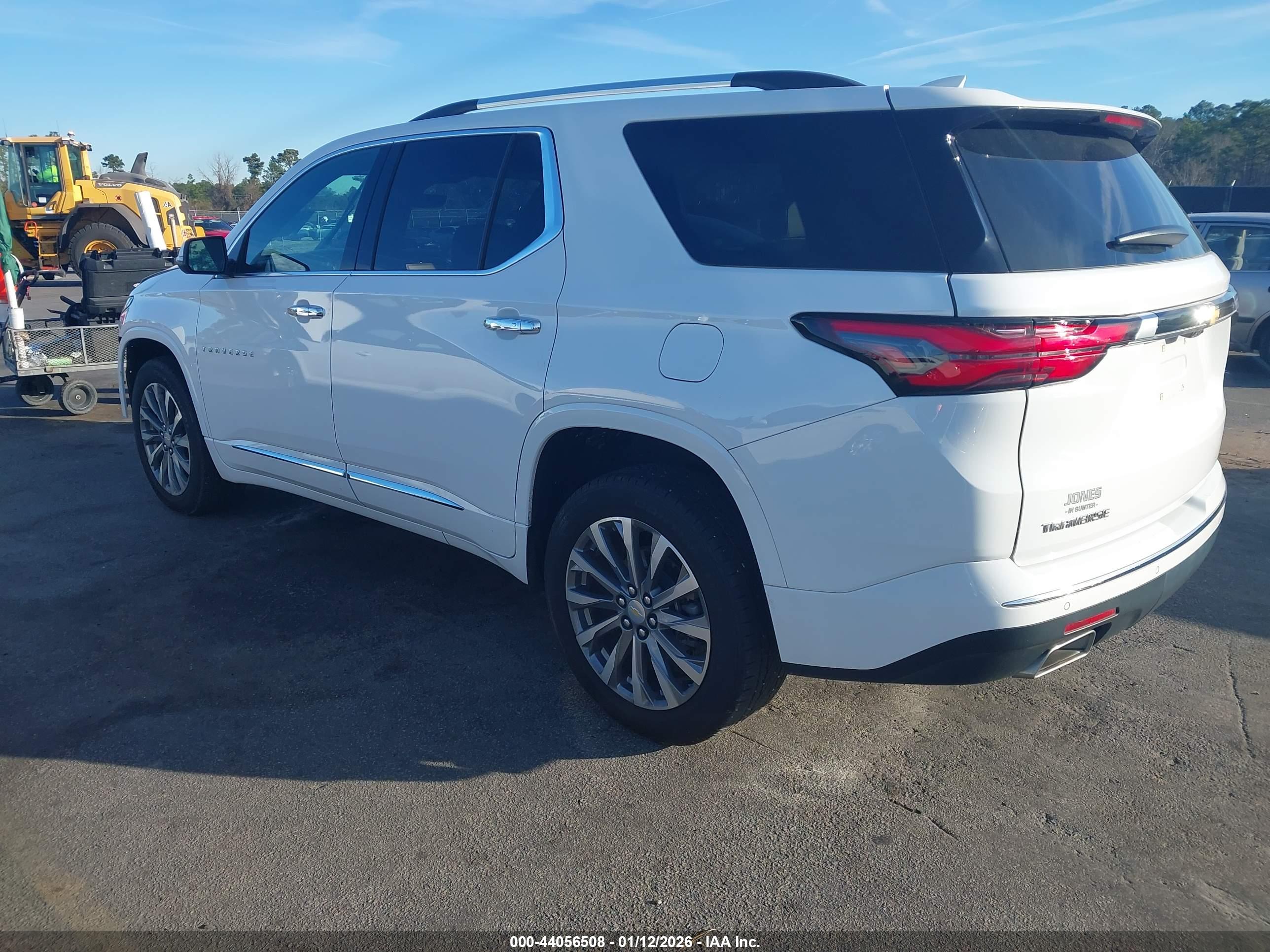 CHEVROLET TRAVERSE image 3