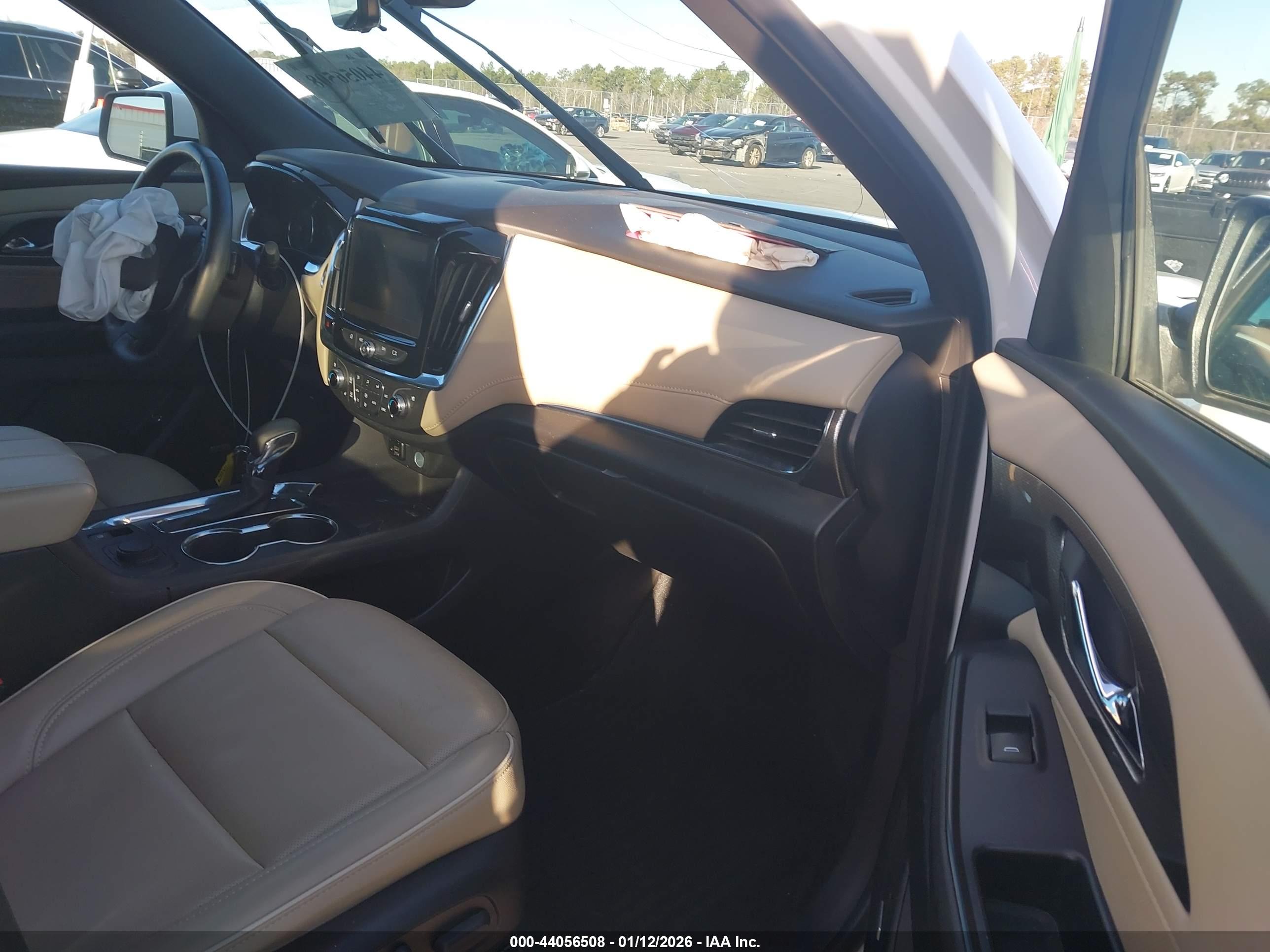CHEVROLET TRAVERSE image 5