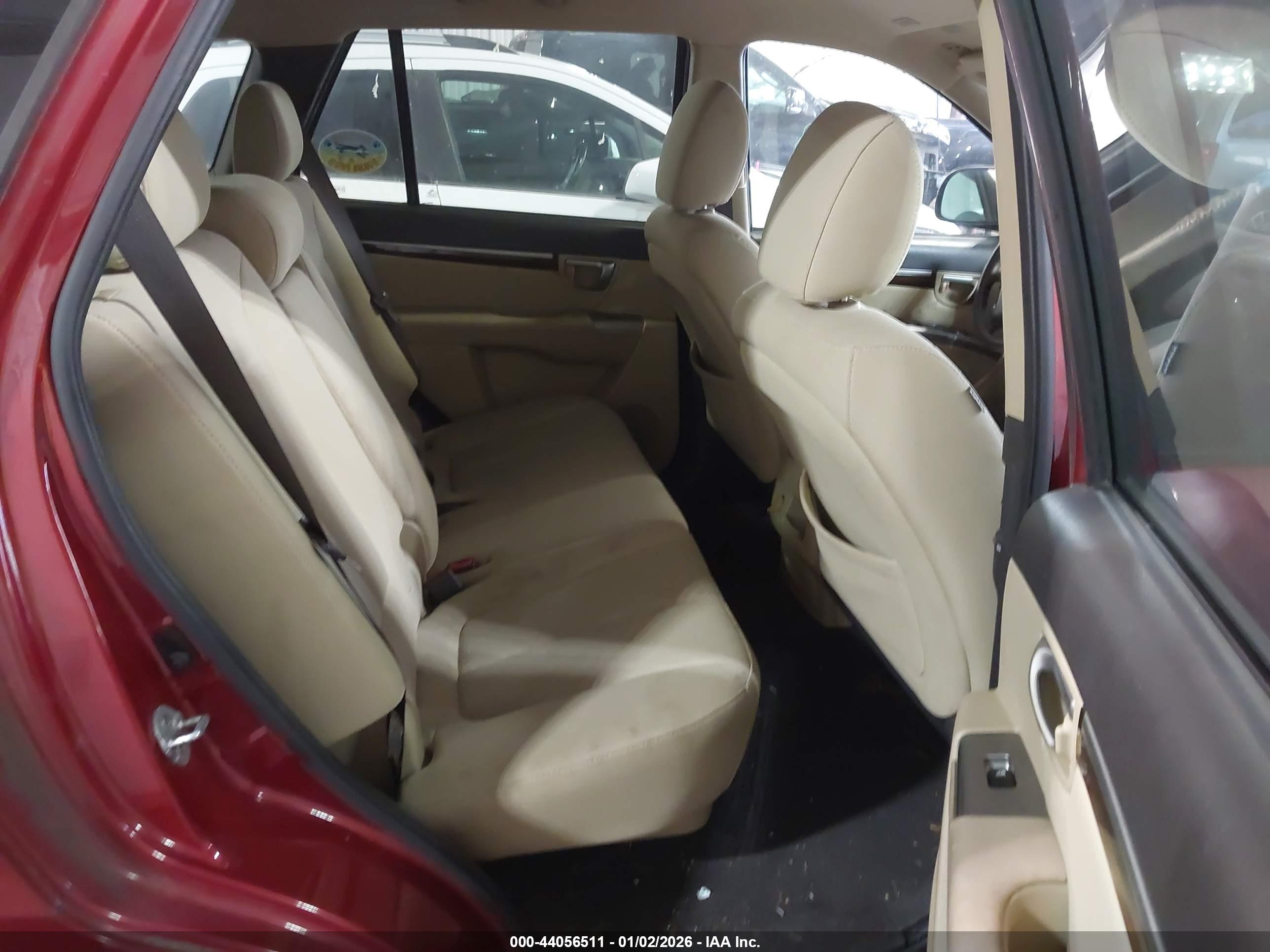 HYUNDAI SANTA image 8