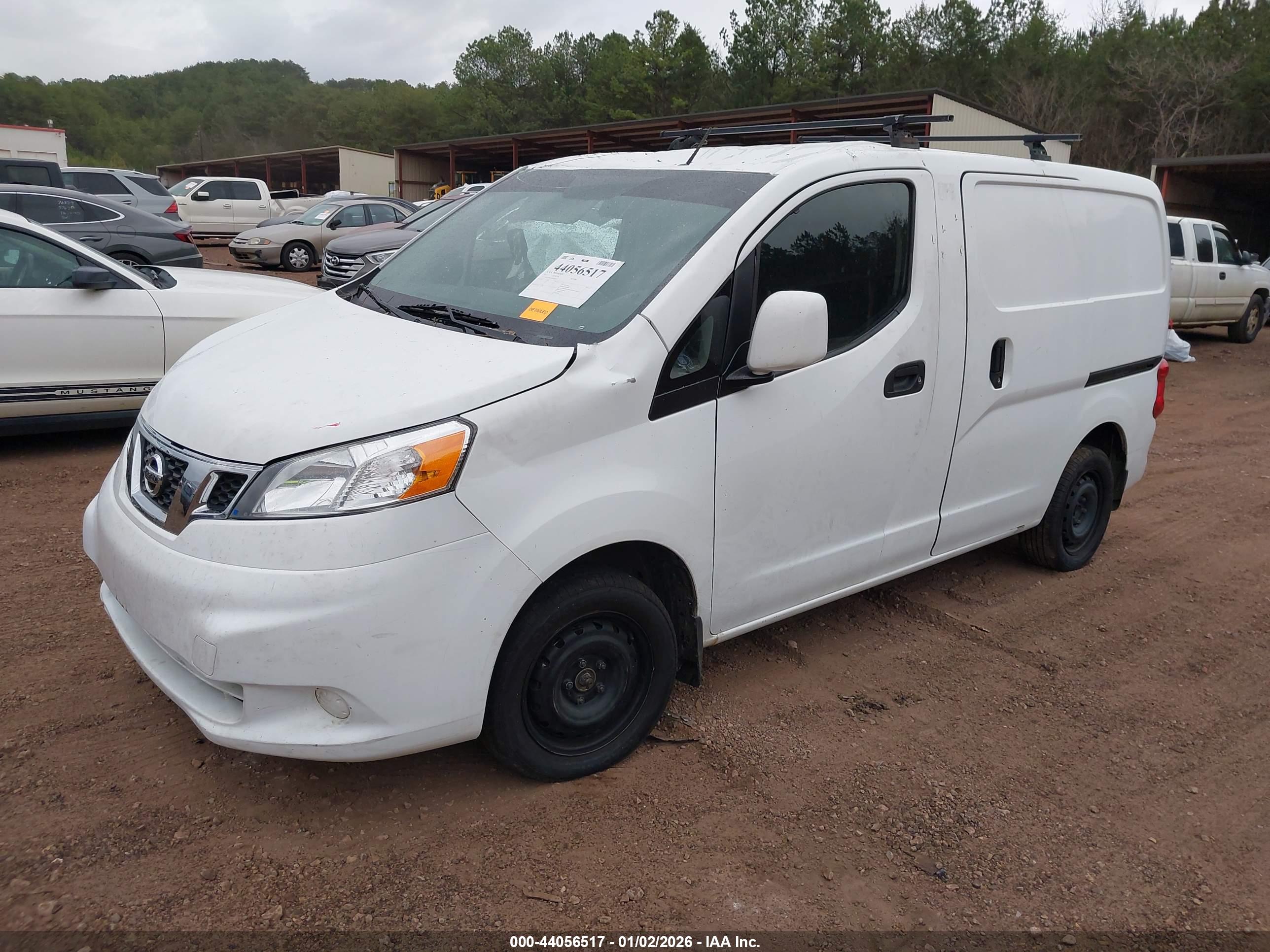 NISSAN NV200 image 2