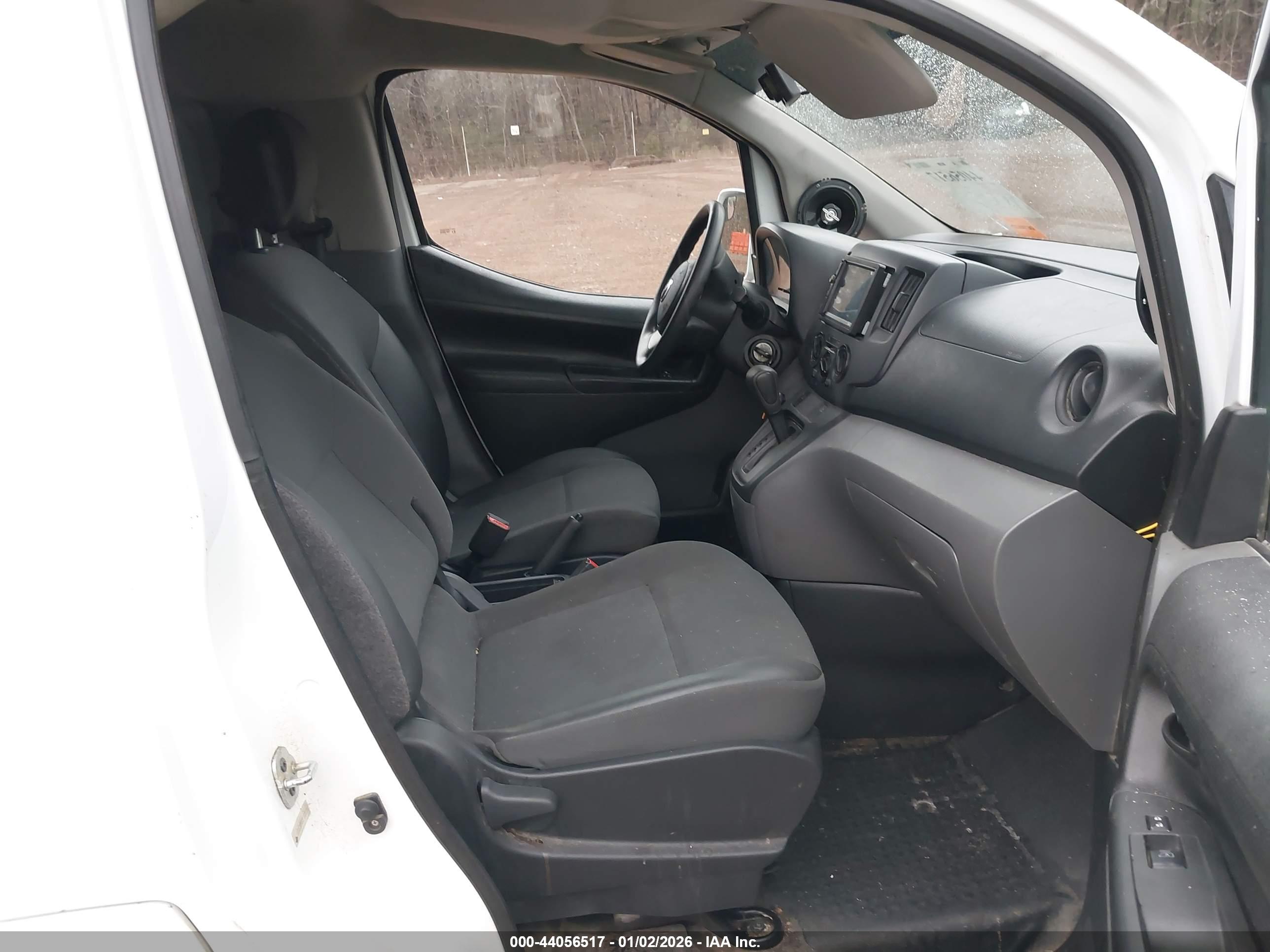 NISSAN NV200 image 5