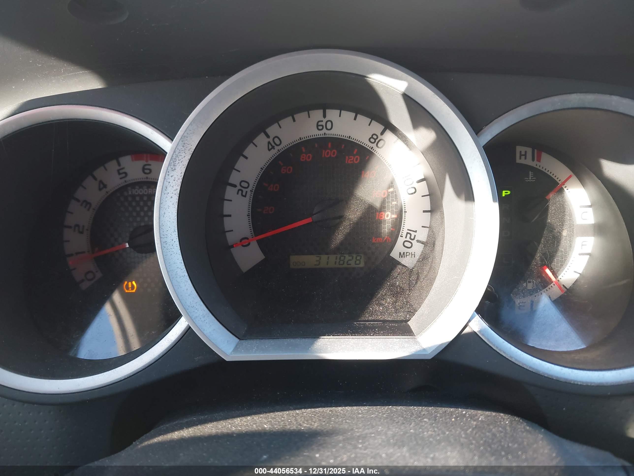 TOYOTA TACOMA image 7