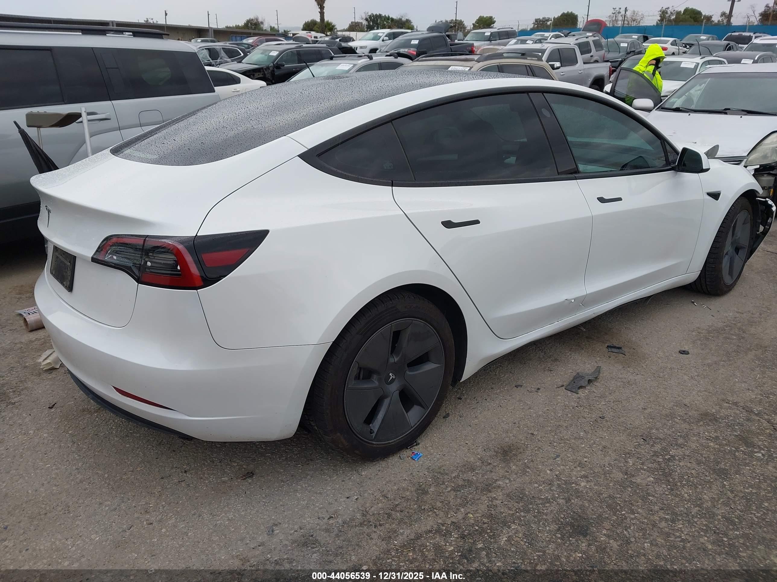TESLA MODEL image 4