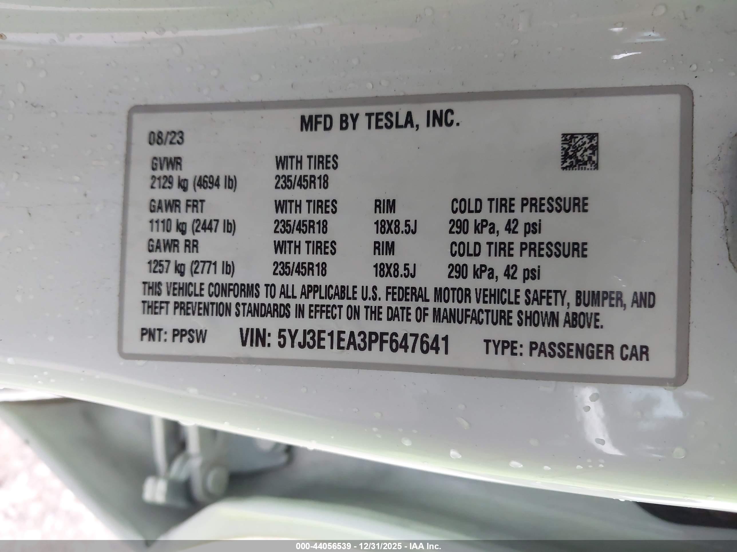TESLA MODEL image 9