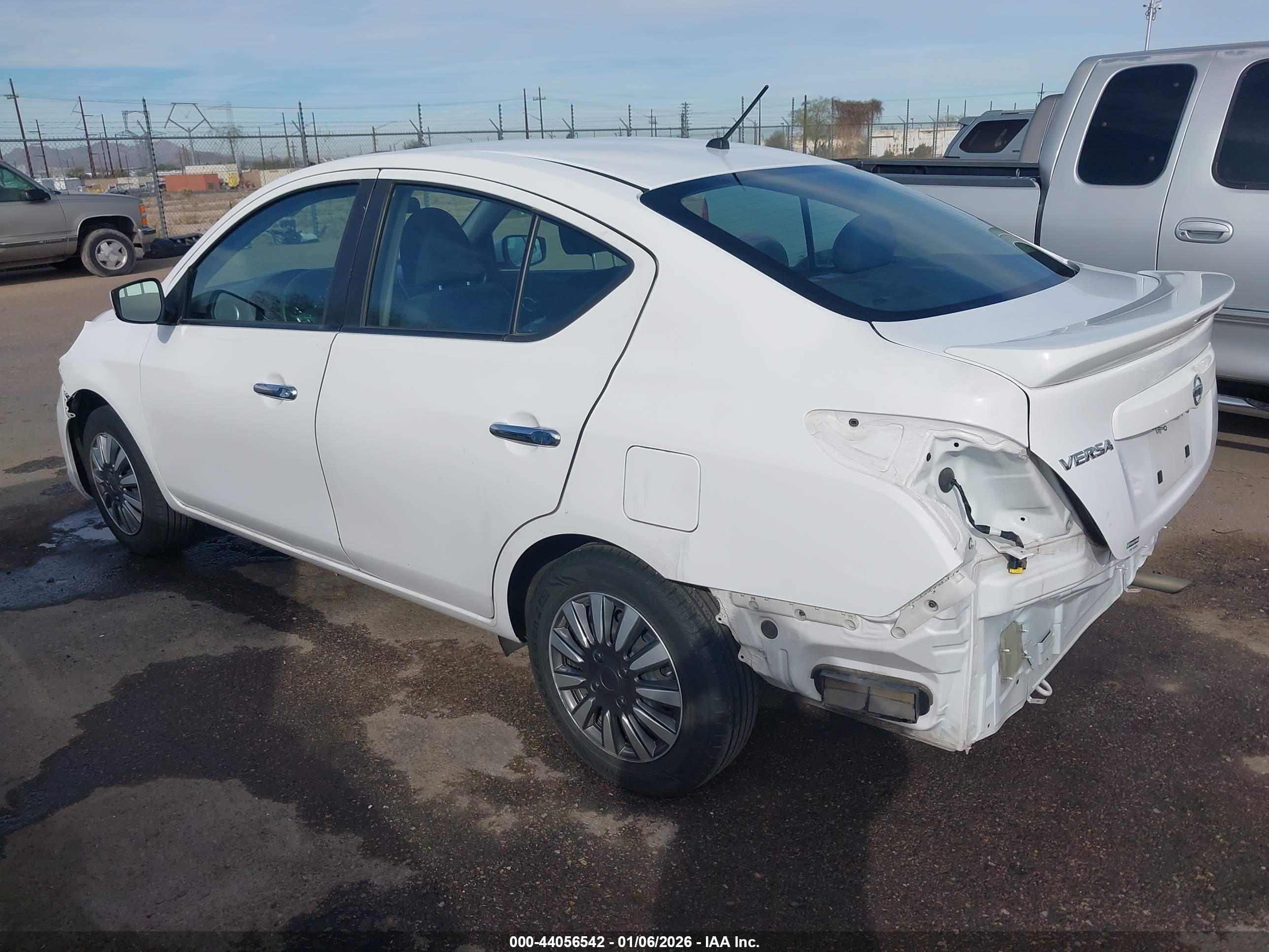 NISSAN VERSA image 3