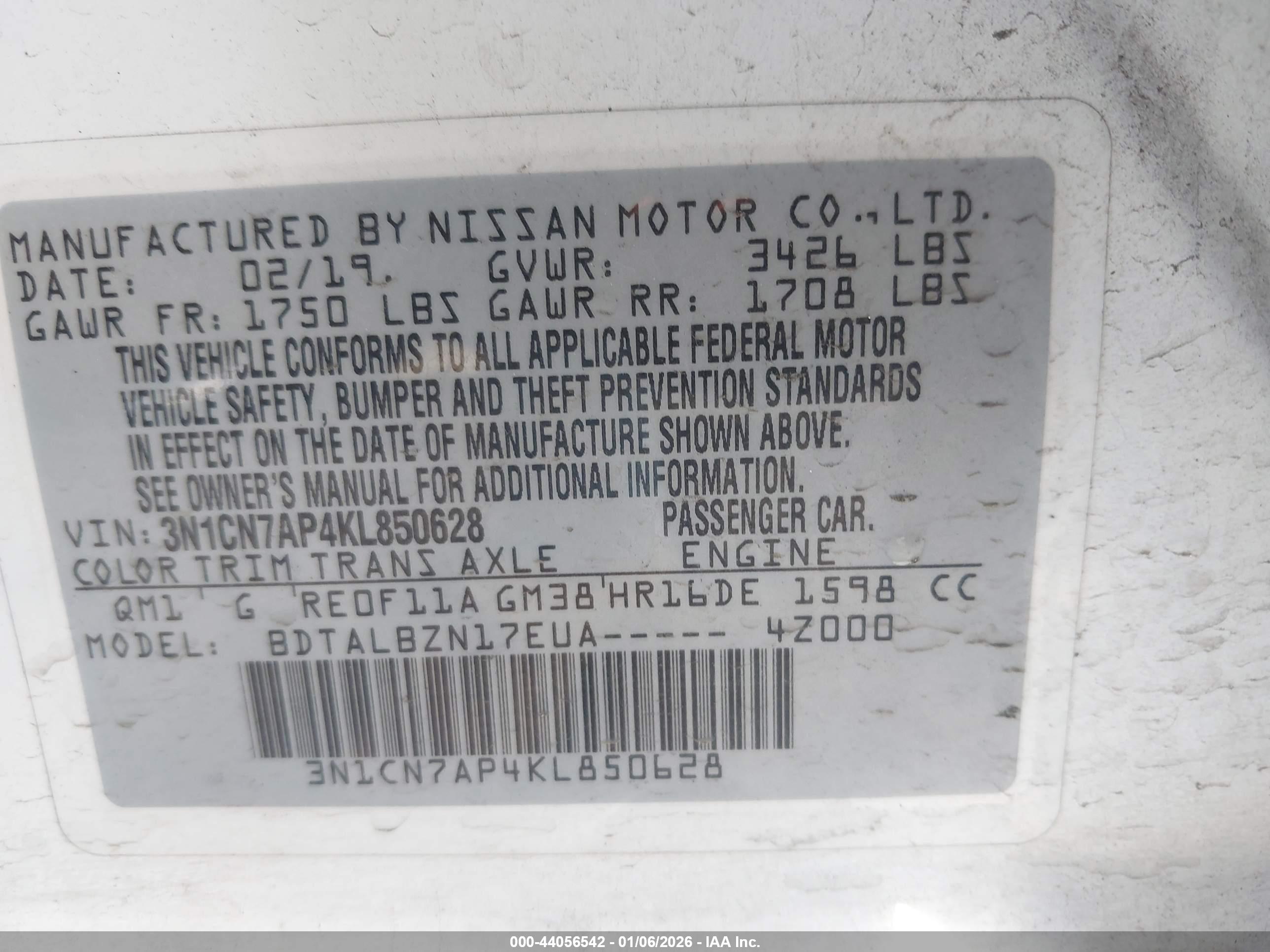 NISSAN VERSA image 9