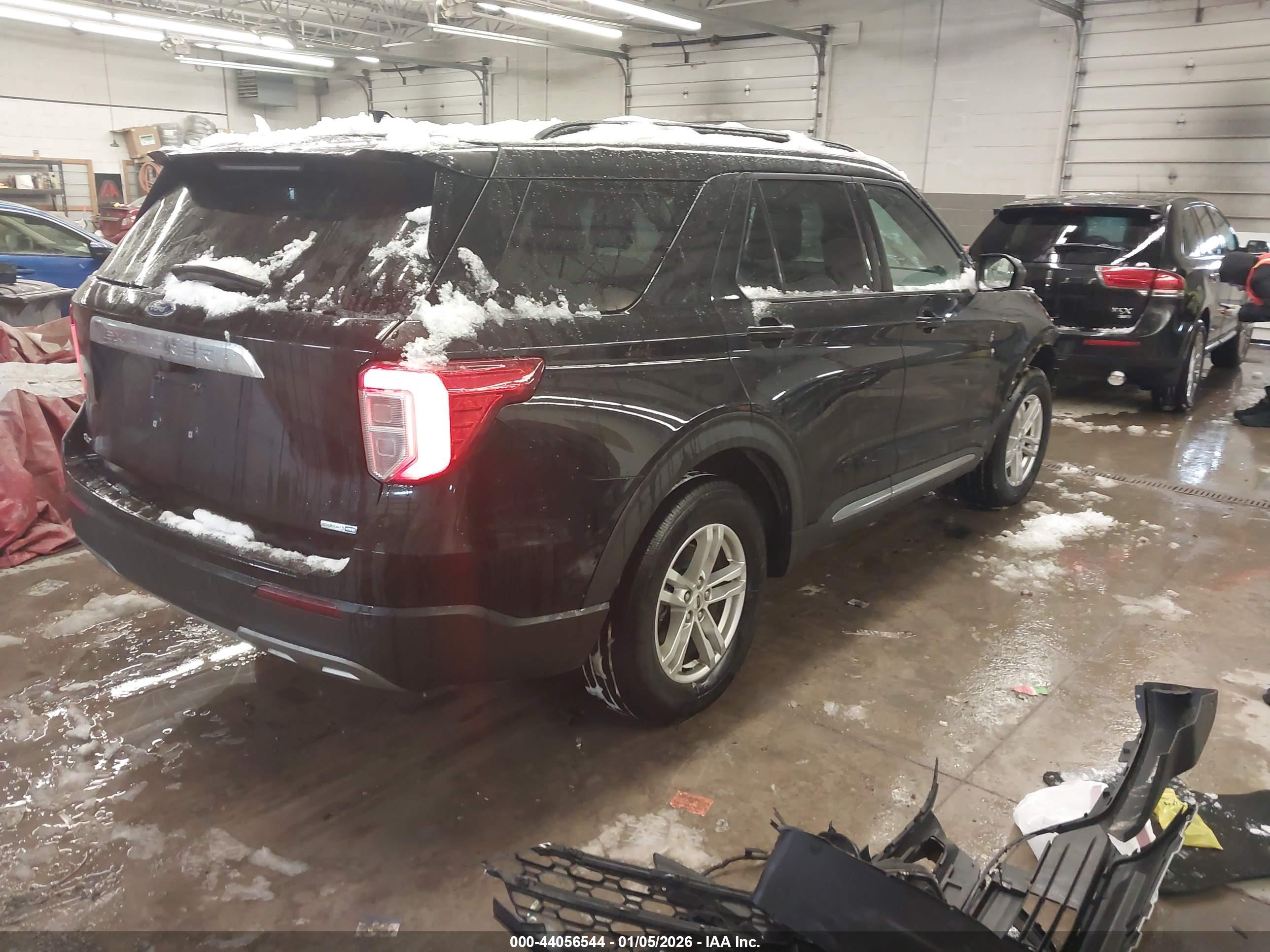 FORD EXPLORER image 4