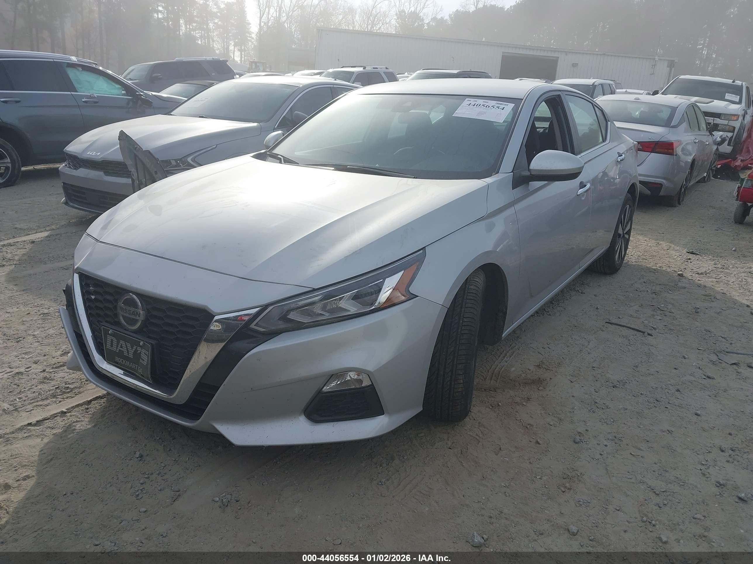 NISSAN ALTIMA image 2