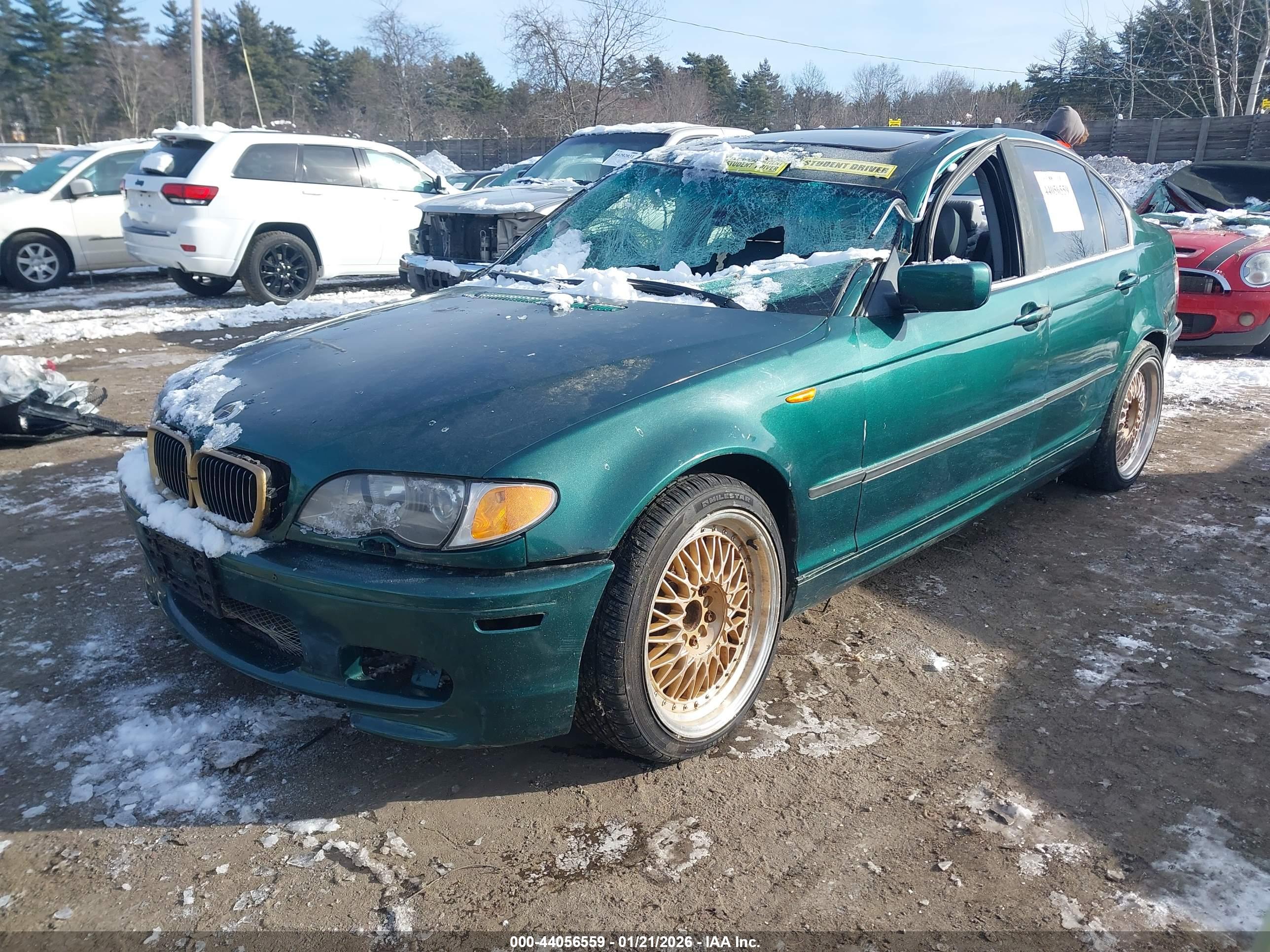 BMW 330XI image 2