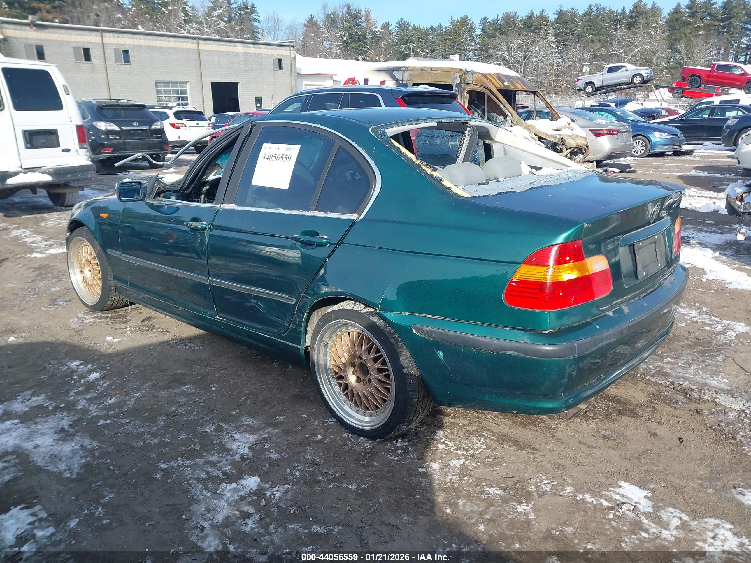 BMW 330XI image 3