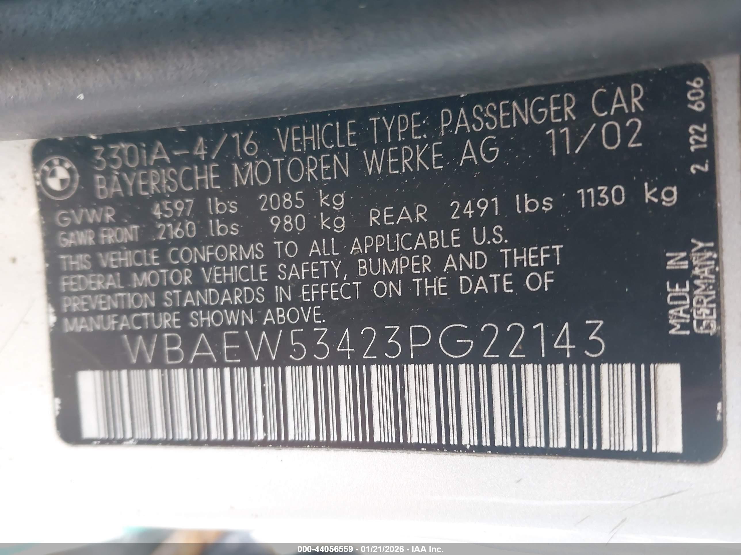 BMW 330XI image 9