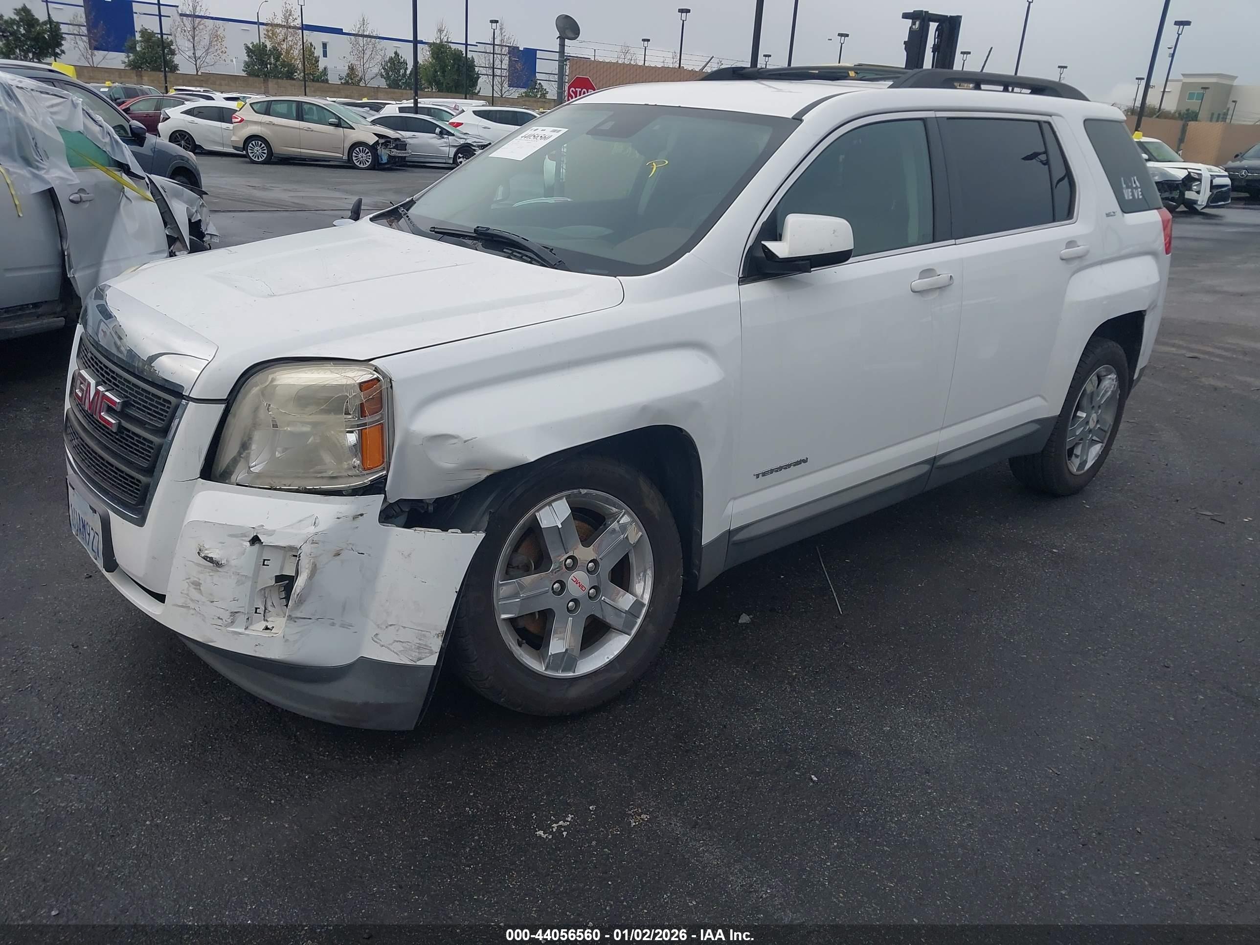 GMC TERRAIN image 2