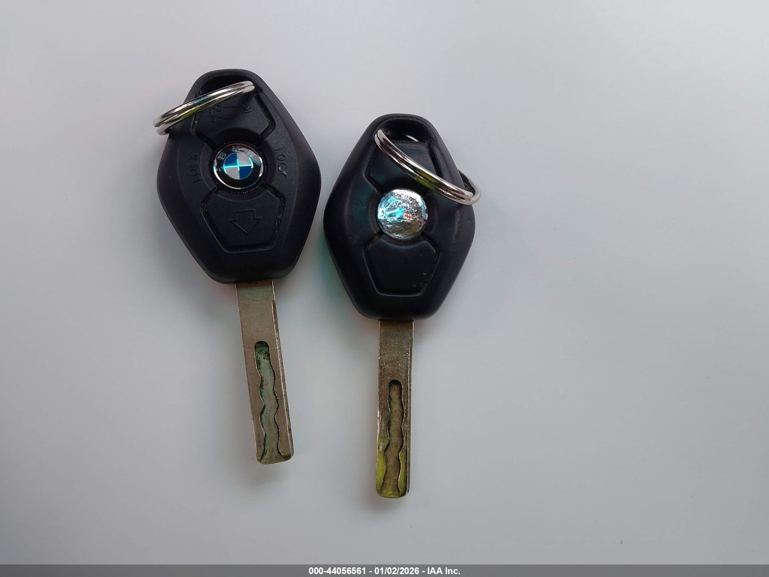 BMW 323I image 11