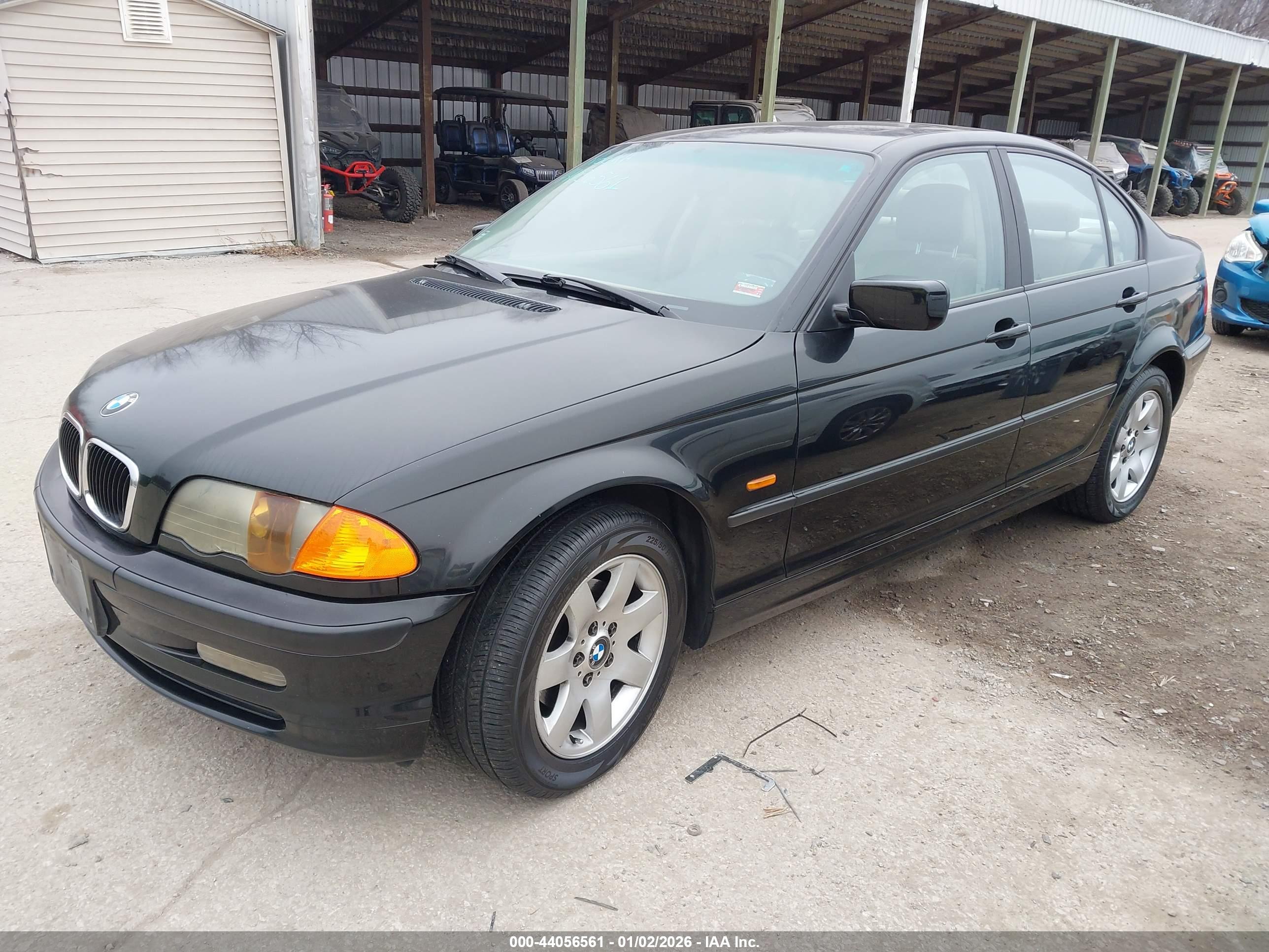 BMW 323I image 2