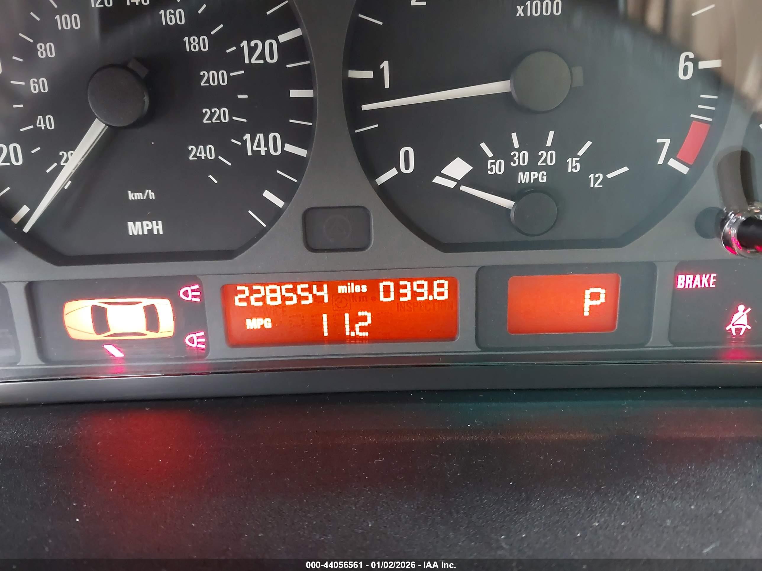 BMW 323I image 7